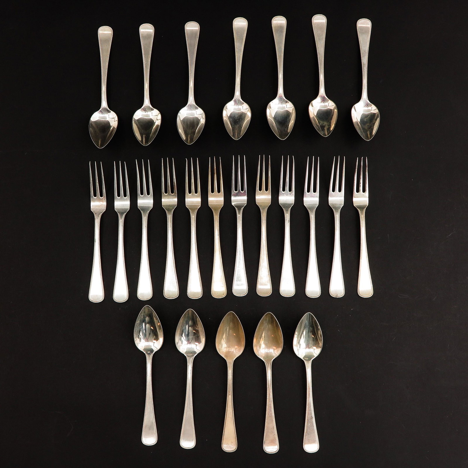 A Lot of Dutch Silver: Approximately 1000 gram.