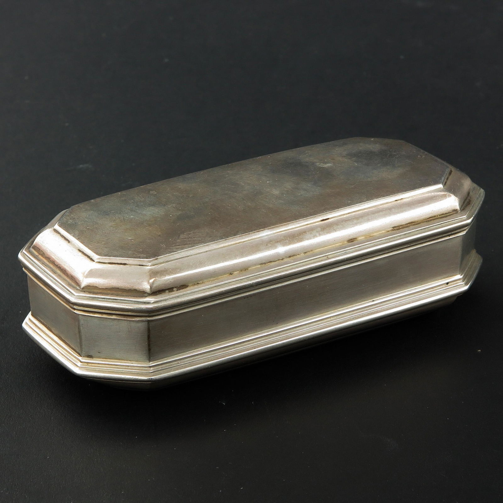 An 18th Century Dutch Silver Snuff Box (1 of 8)