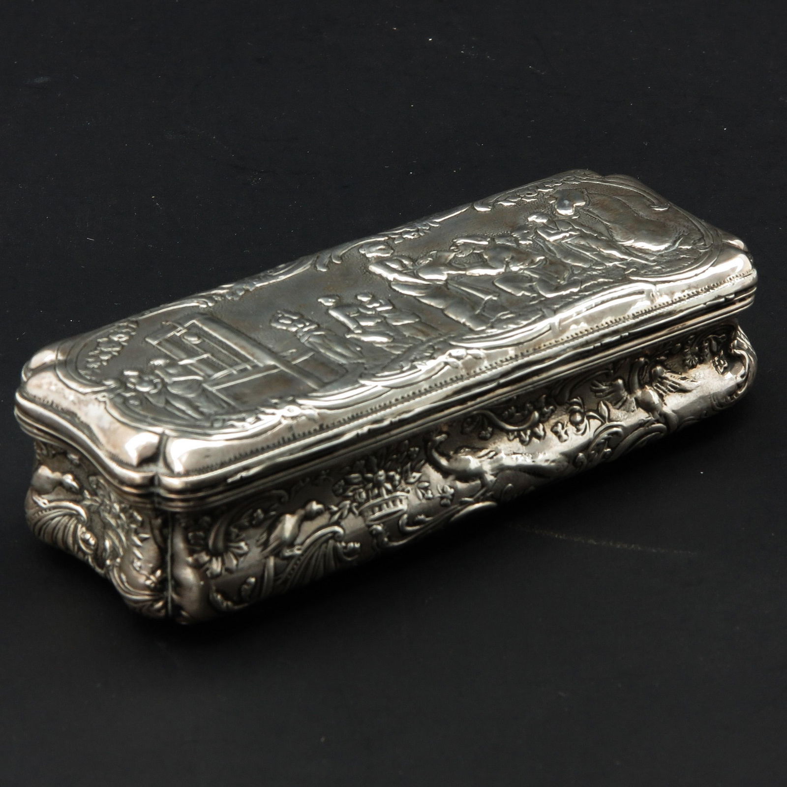 An 18th Century Dutch Silver Snuff Box (1 of 10)