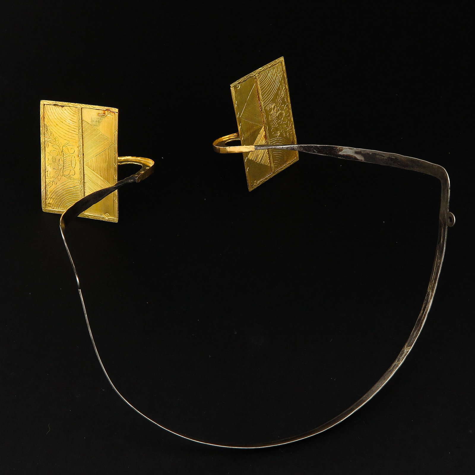 An Stikken or Dutch Head Piece: 18KG on silver frame, South Beveland traditional dress.