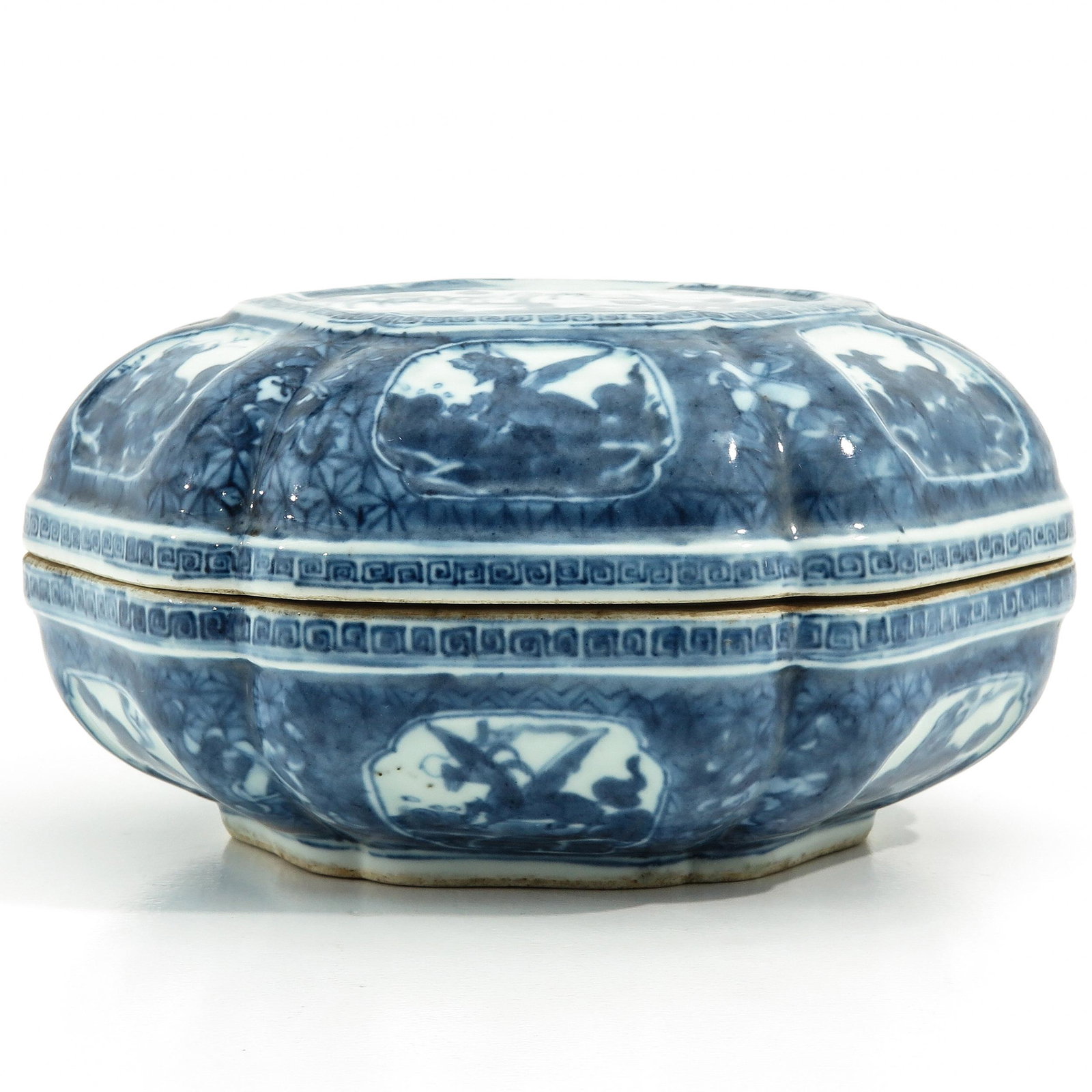 A Blue and White Dish with Cover: Depicting fishing scene in center of dish with animals on border, Jiaqing mark, 20 cm. in diameter