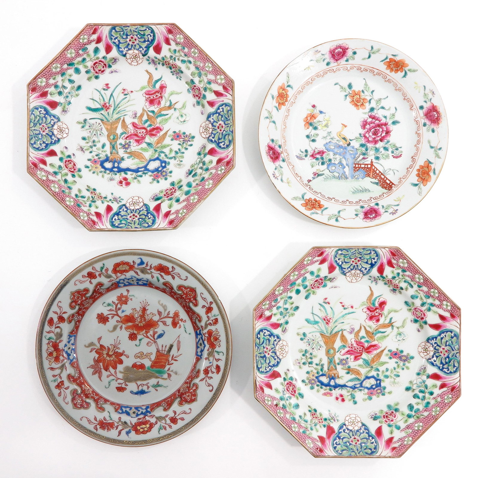 A Collection of 4 Famille Rose Plates: In diverse decors and sizes, including 18th Century, 24 cm. in diameter, in diverse conditions.