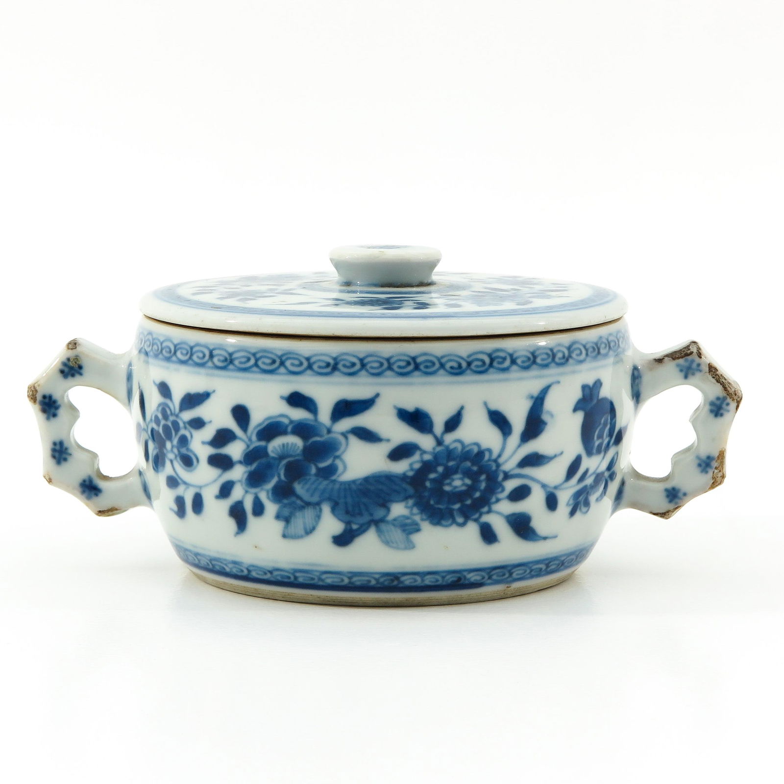 A Blue and White Covered Jar (1 of 9)