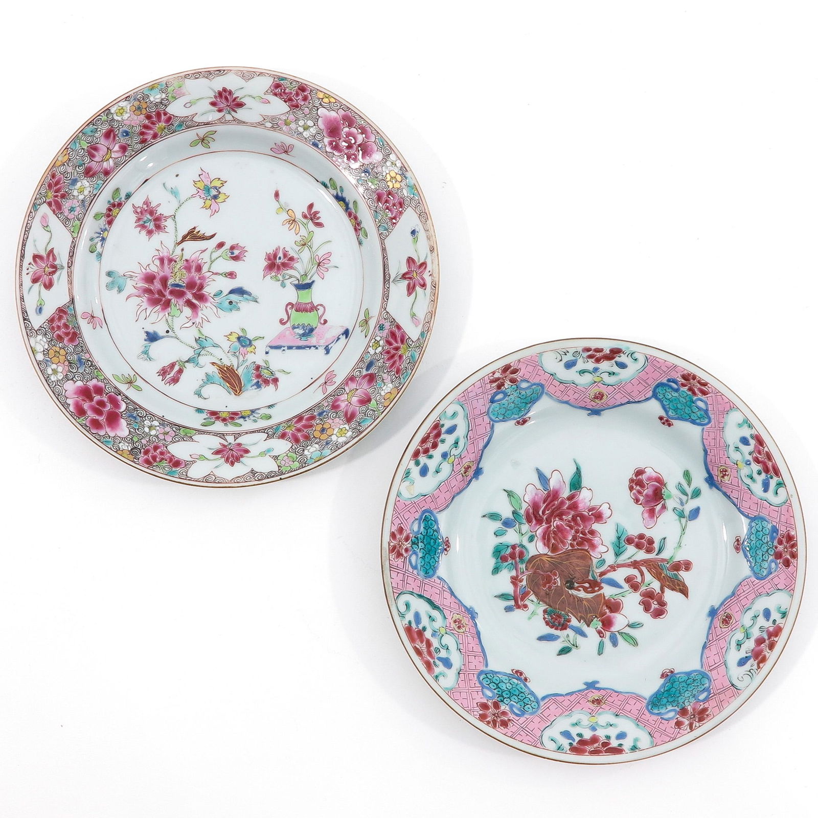 A Lot of 2 Famille Rose Plates (1 of 10)
