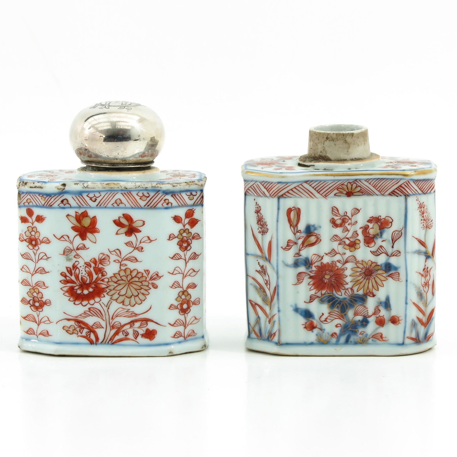 A Pair of Imari Tea Boxes (1 of 10)