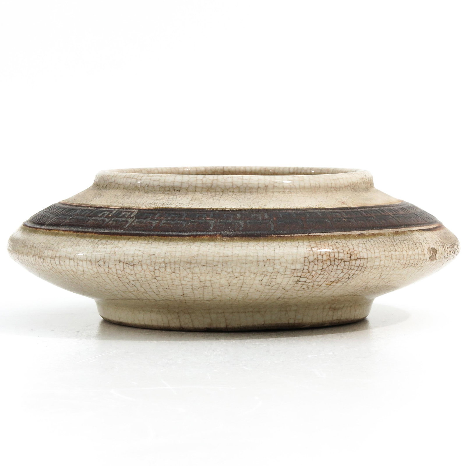 A Brush Washer: Crackle ground, 18 cm. in diameter.