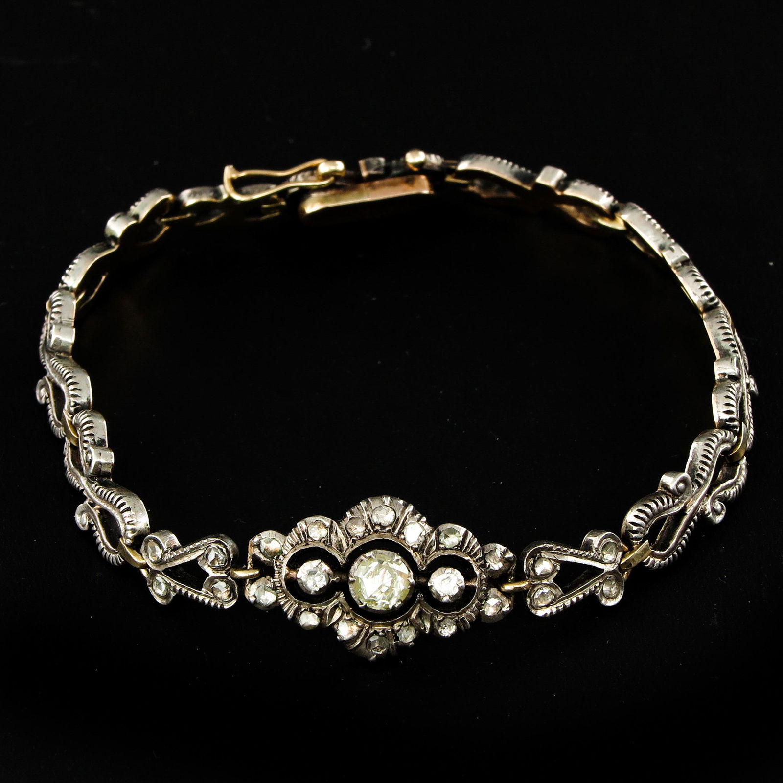 An Antique Bracelet (1 of 4)