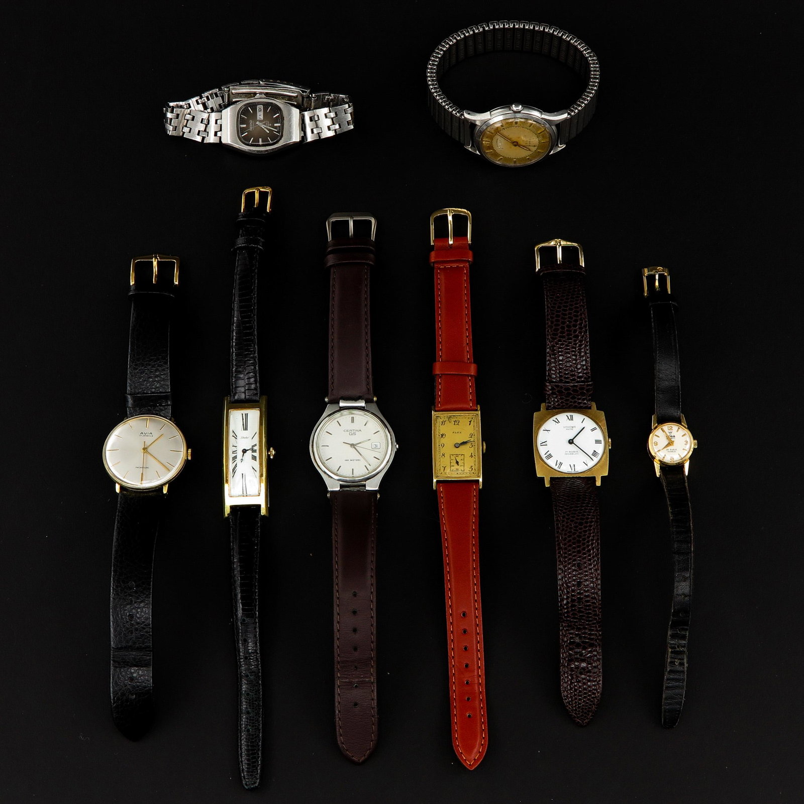 A Lot of 8 Watches: 8 pieces of watches, including 18KG.