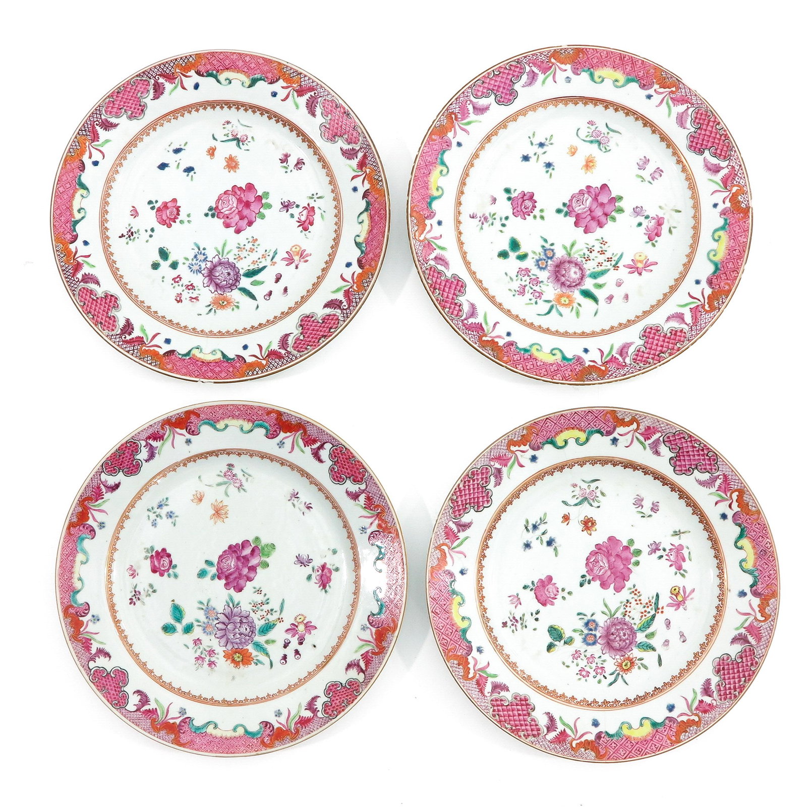 A Series of 4 Famille Rose Plates: Floral decor, 18th Cetury, 24 cm. in diameter, chip and hairline.