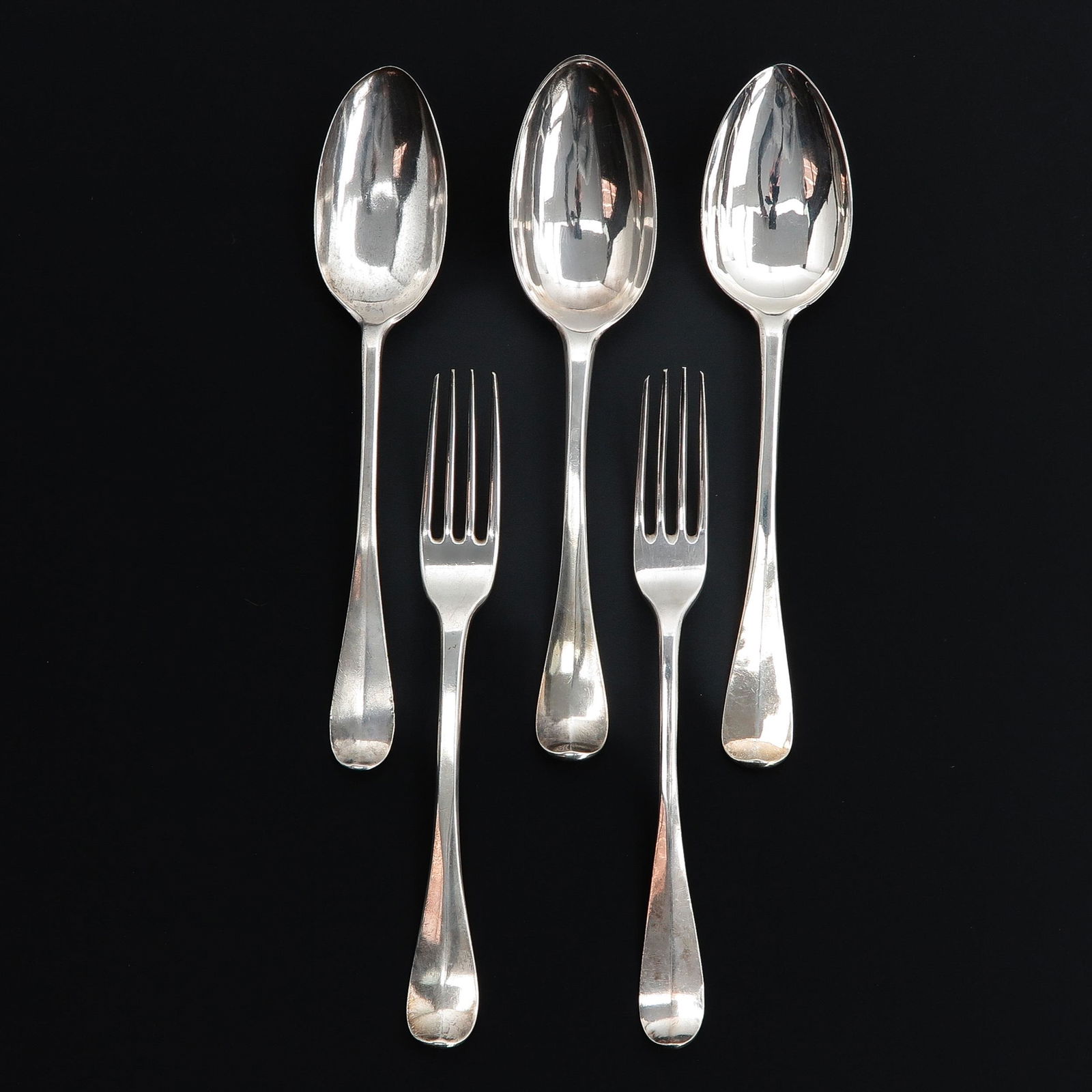 A Lot of 5 18th Century Cutlery Pieces (1 of 8)