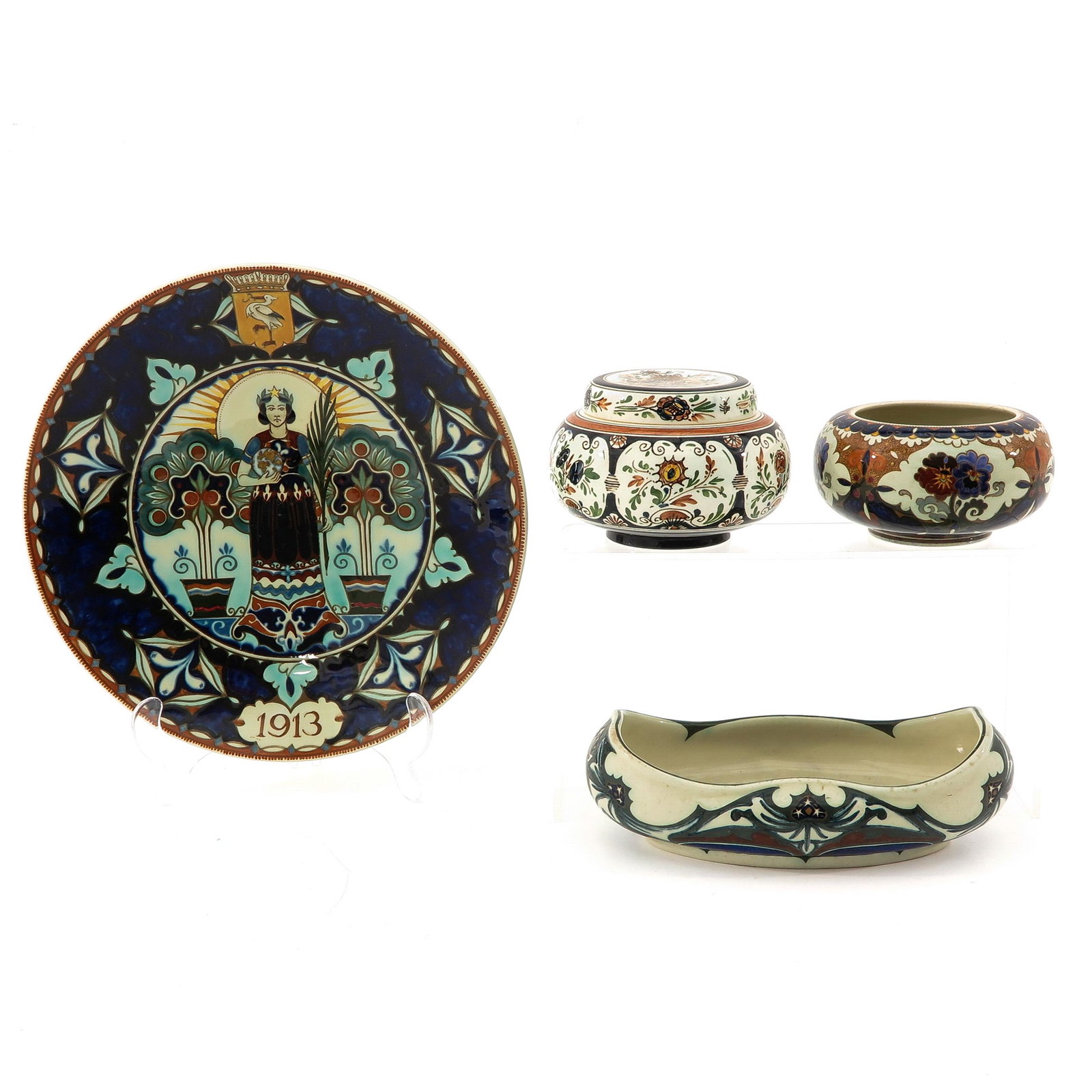 A Collection Pottery: 4 pieces, including Rozenburg Den Haag, largest is 27 cm. in diameter.