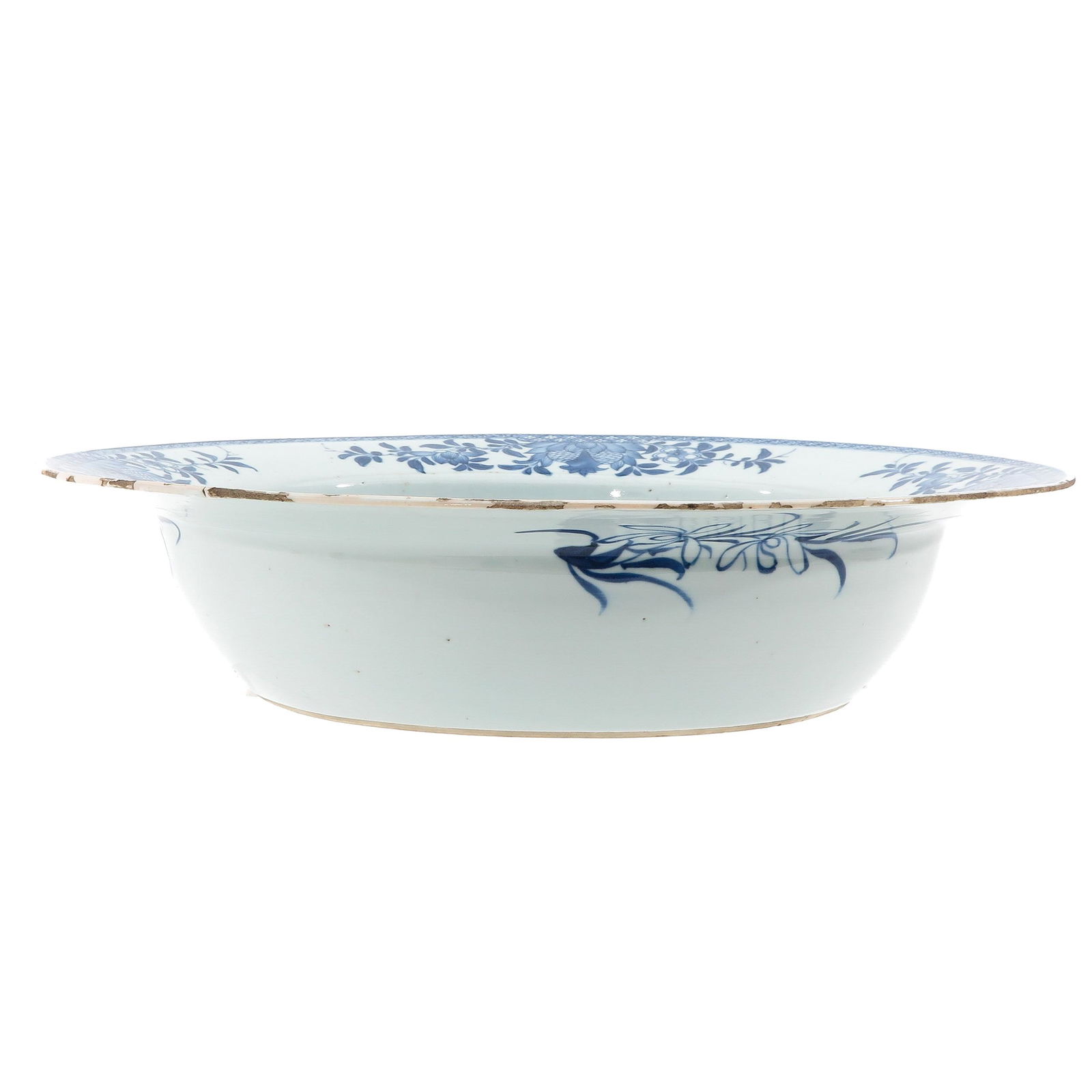 A Blue and White Wash Basin (1 of 9)