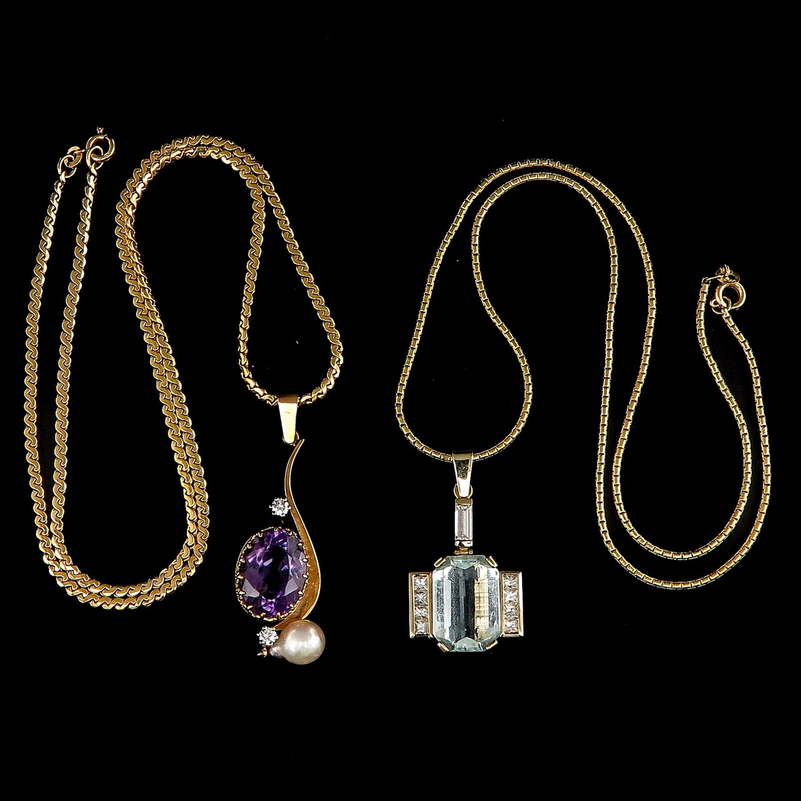 A Lot of 2 Ladies 18KG Necklaces (1 of 6)