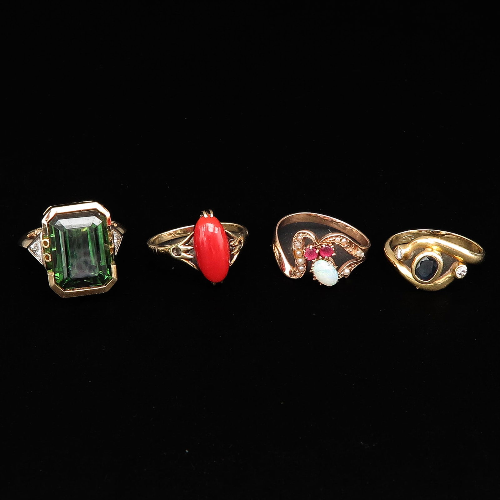 A Collection of 4 Ladies 14KG Rings (1 of 5)