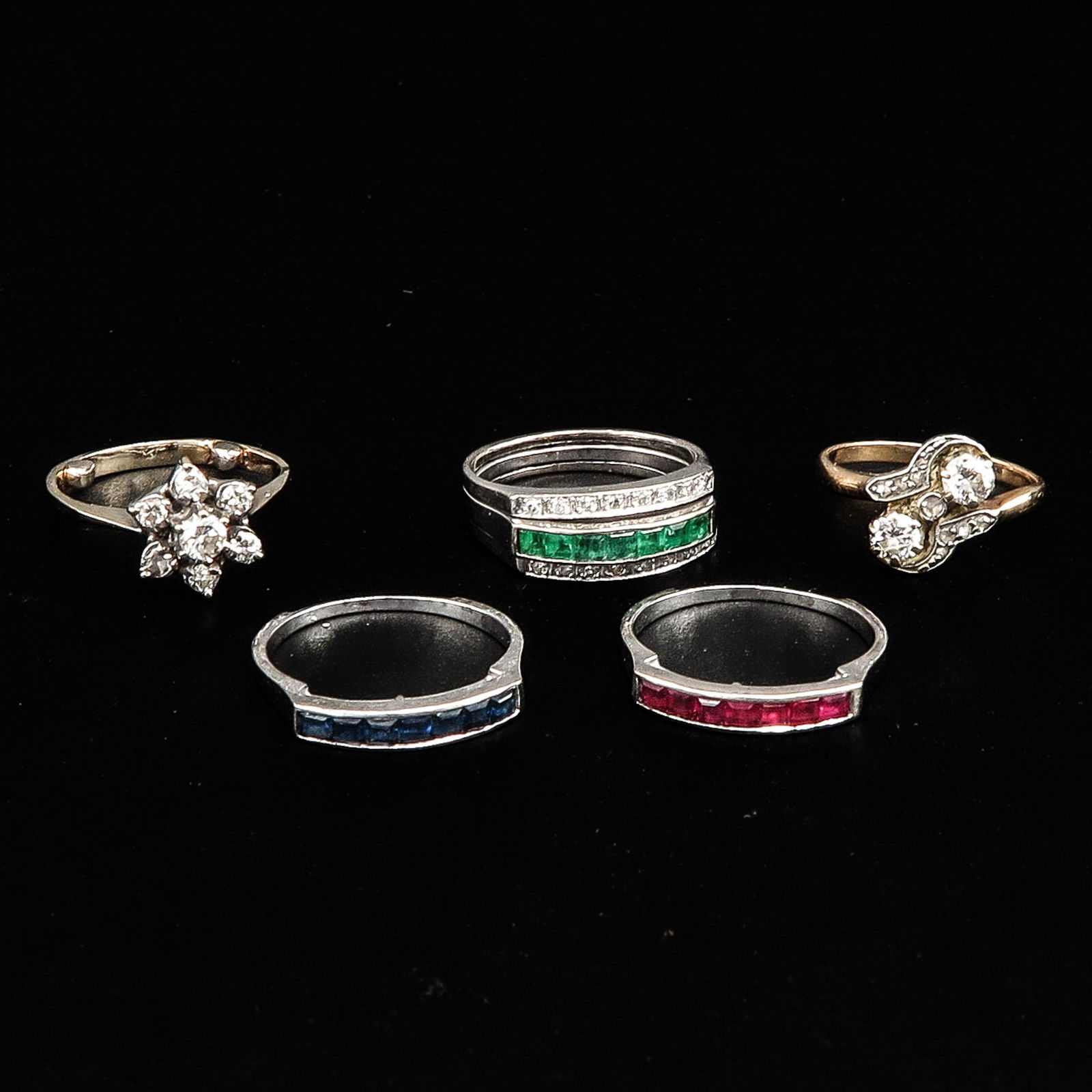 A Collection of 5 Ladies Rings (1 of 2)