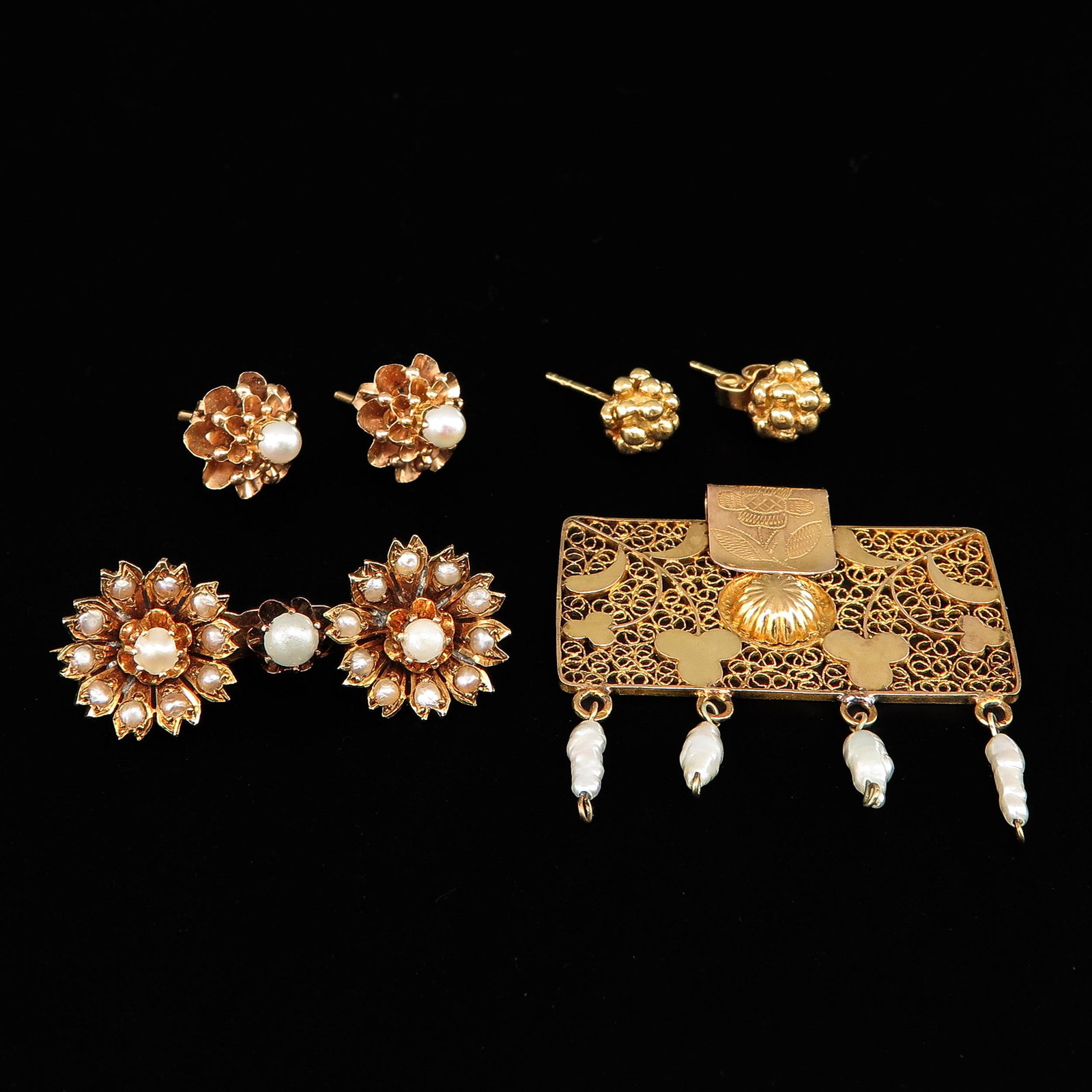 A Collection of Jewelry: Including 14KG.