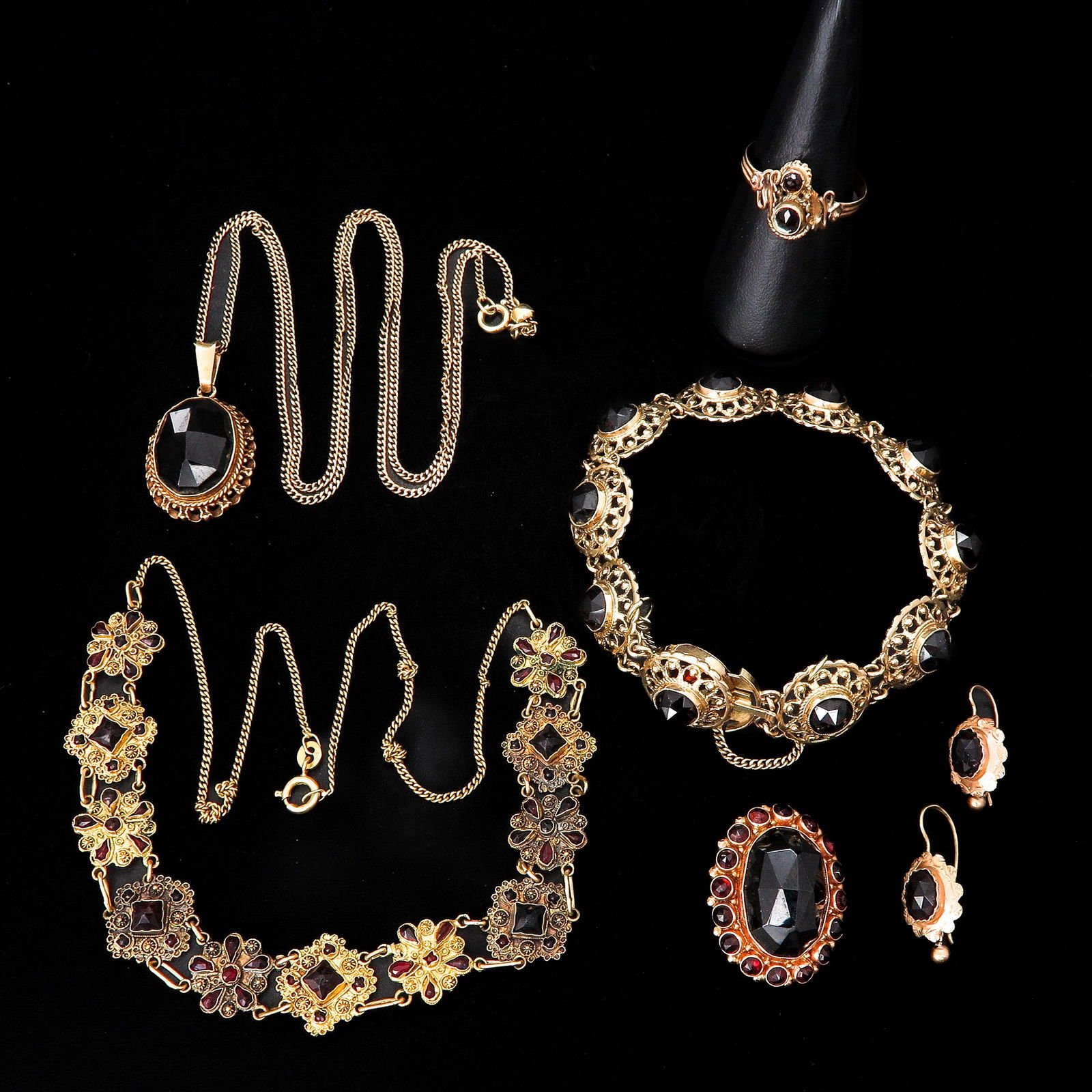 A Collection of 14KG Jewelry (1 of 7)