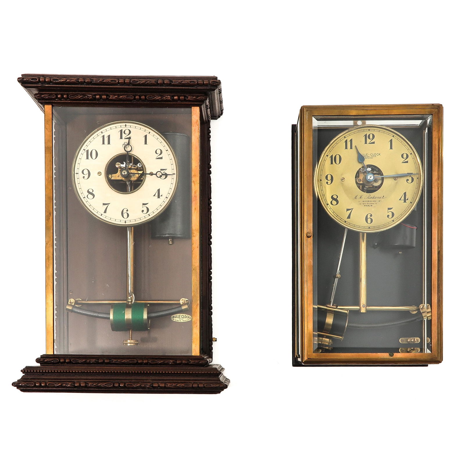A Lot of 2 Electric Wall Clocks (1 of 3)
