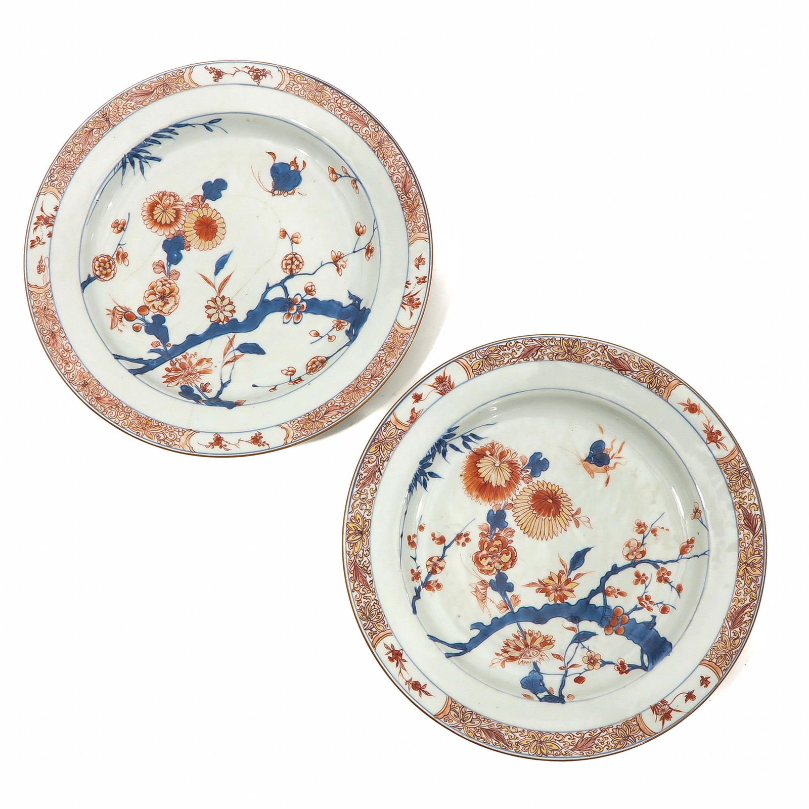 A Pair of Imari Chargers (1 of 9)