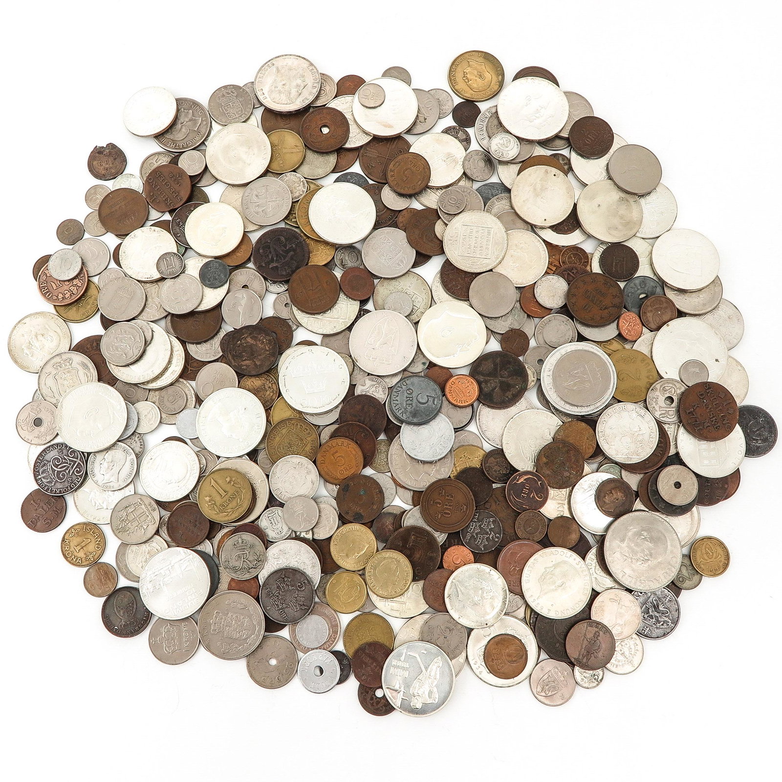A Collection of Coins: Including coins from Sweden, Denmark, and Norway, some being silver, circa 3000 gram.