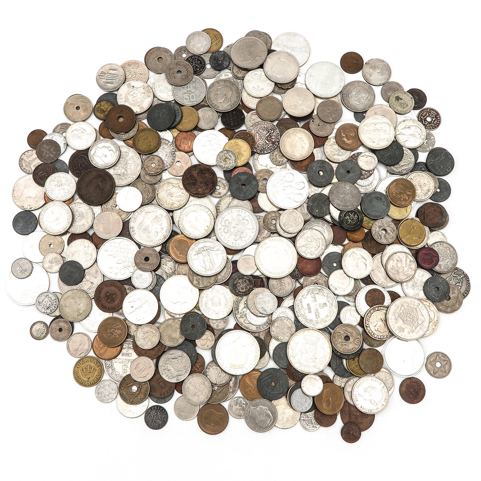 A Collection of Coins: Including coins from Belgium and Luxembourg, some being silver, circa 3000 gram.