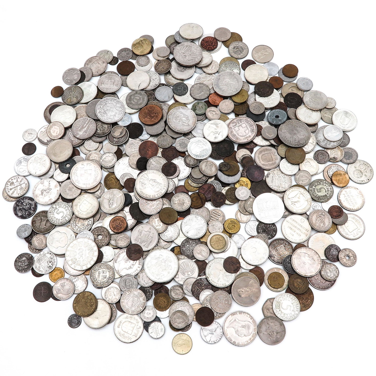 A Collection of Coins: Including coins from Switzerland, some being silver, circa 3000 gram.