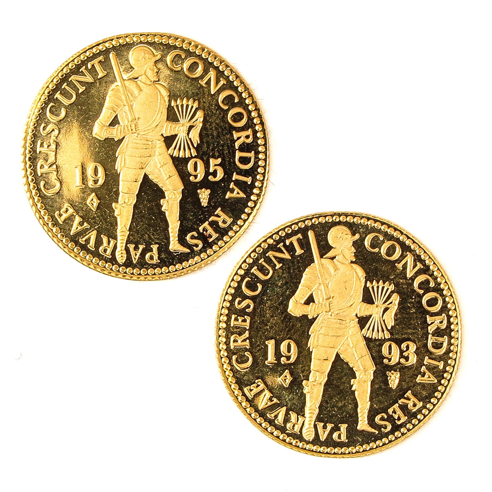 A Lot of 2 Ducat Gold Coin: 98.3% Gold, 1993 and 1995, total weight is 7 gram.