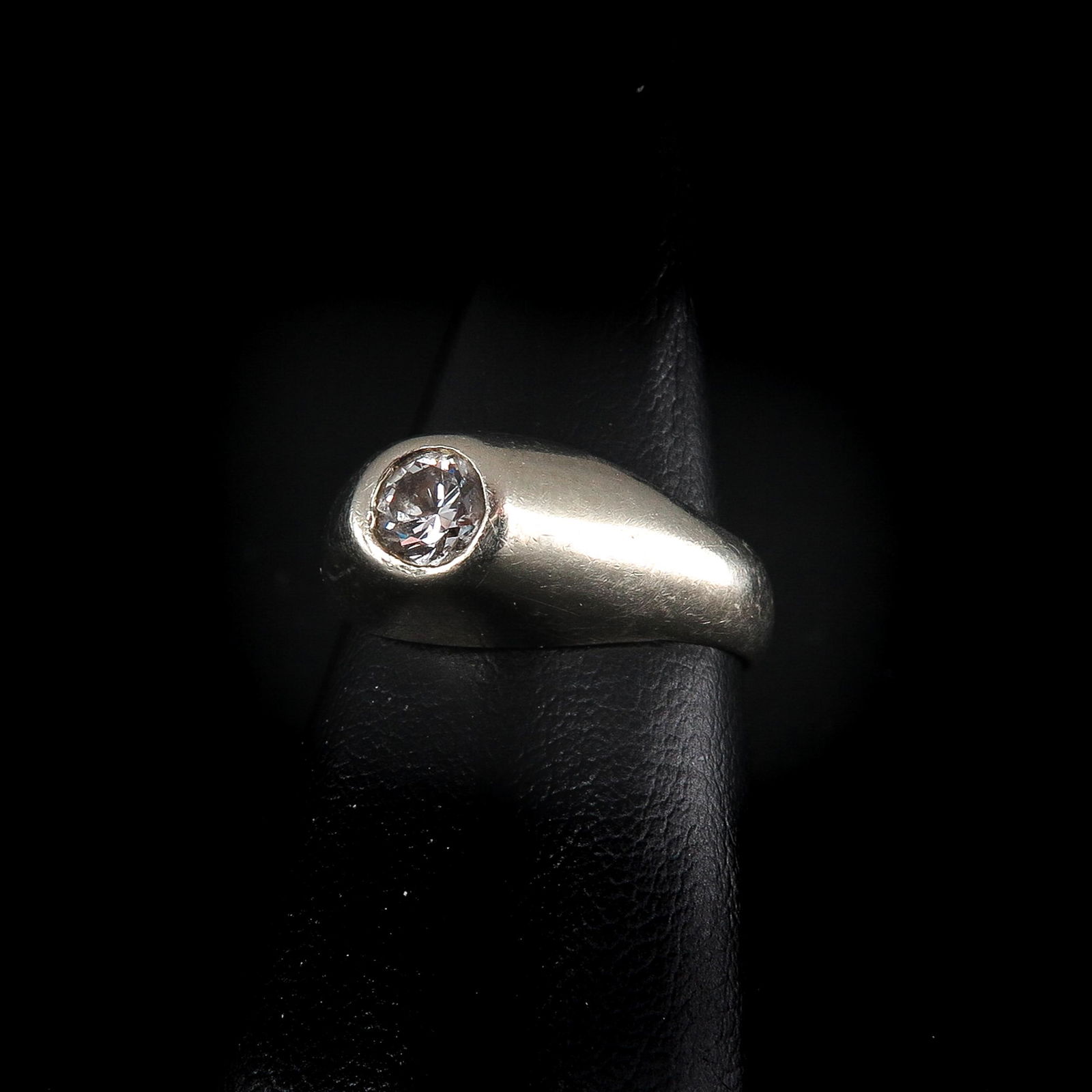 An 18KG Diamond Solitaire Ring (1 of 2)