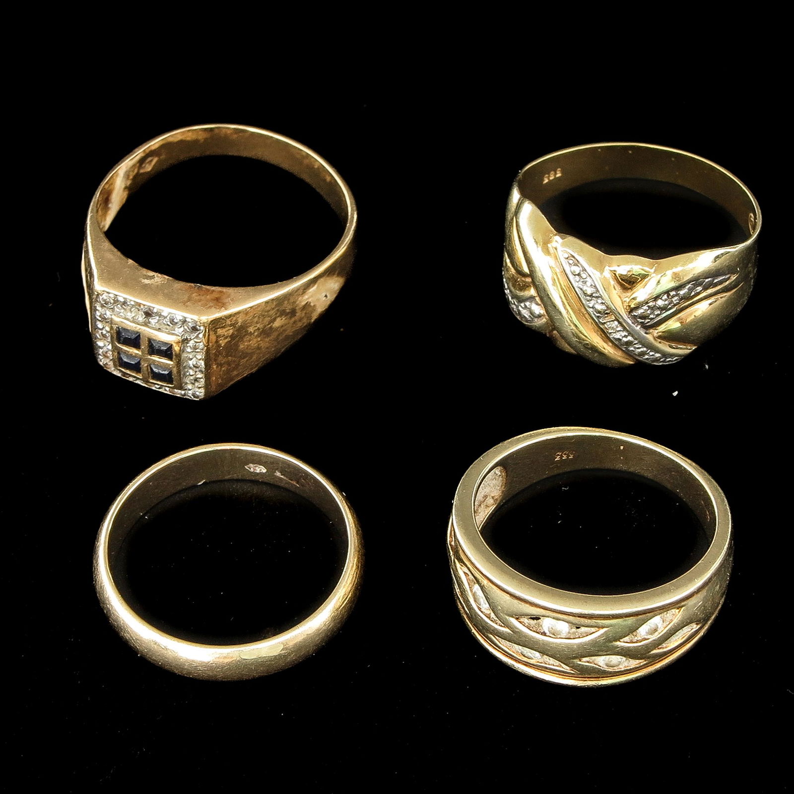 A Collection of 4 14KG Rings (1 of 5)