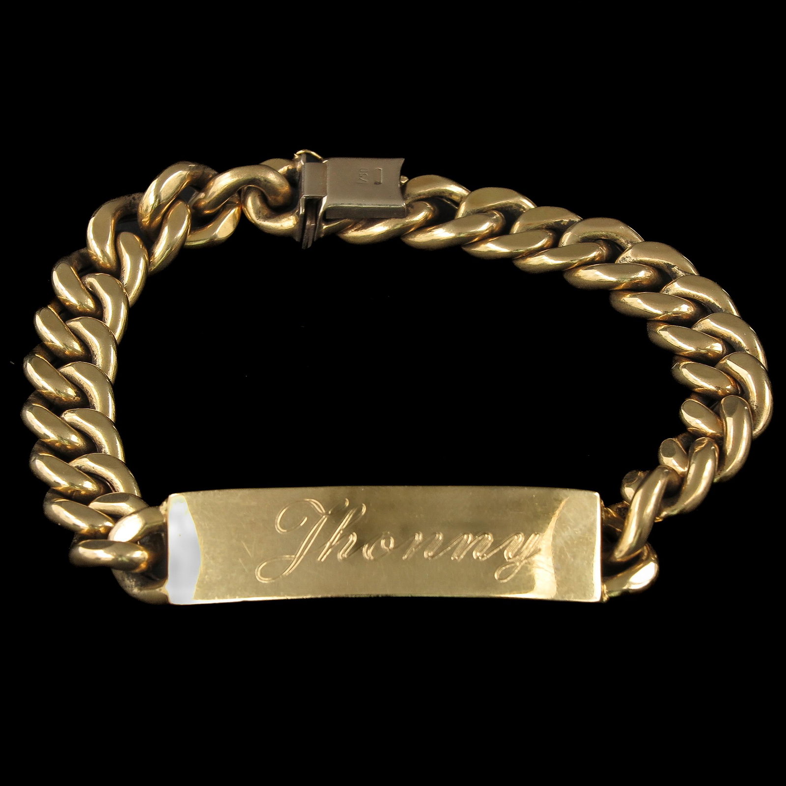 A 14KG Bracelet: 21 cm. long, 38 grams.