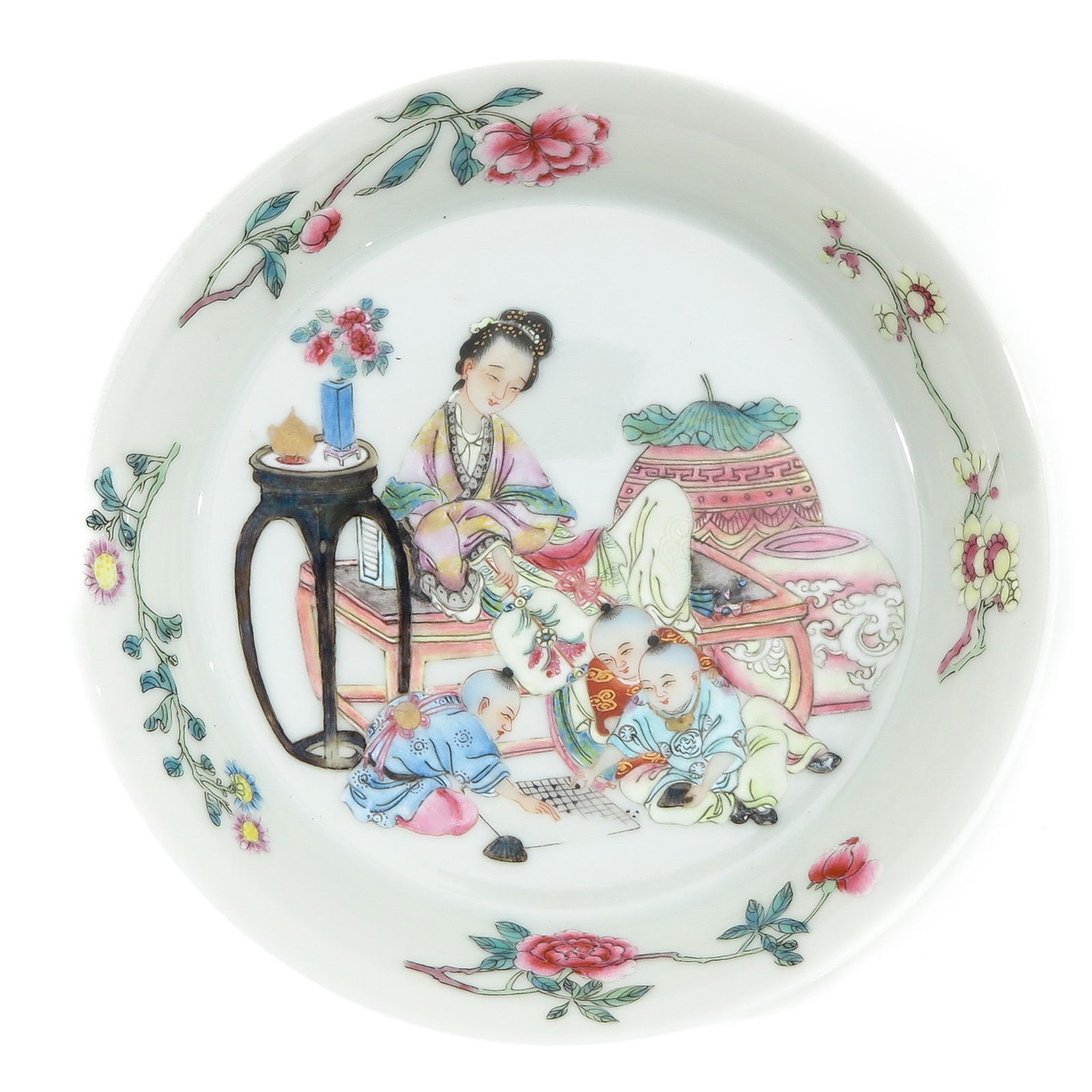 A Small Famille Rose Dish (1 of 6)