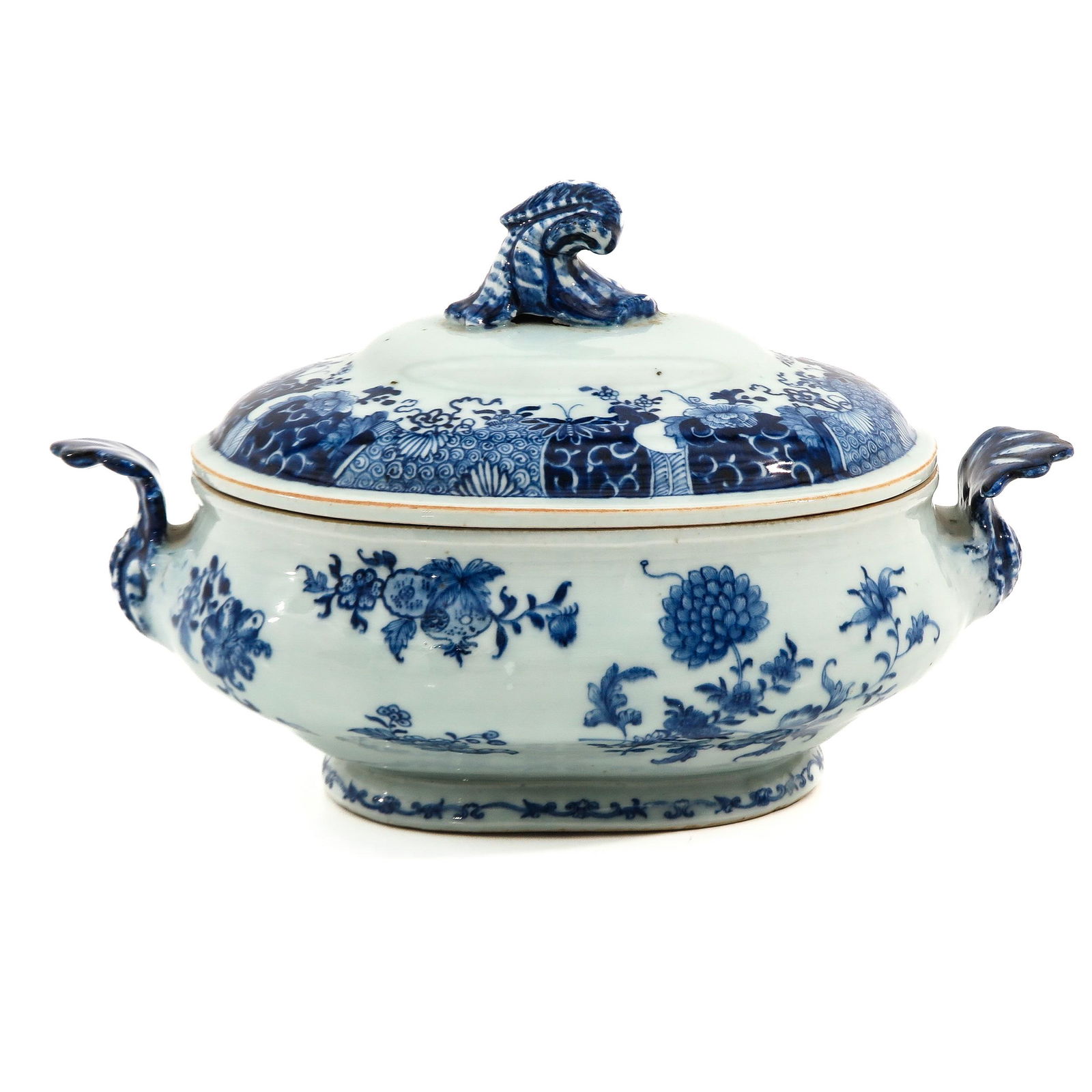 A Blue and White Tureen (1 of 9)