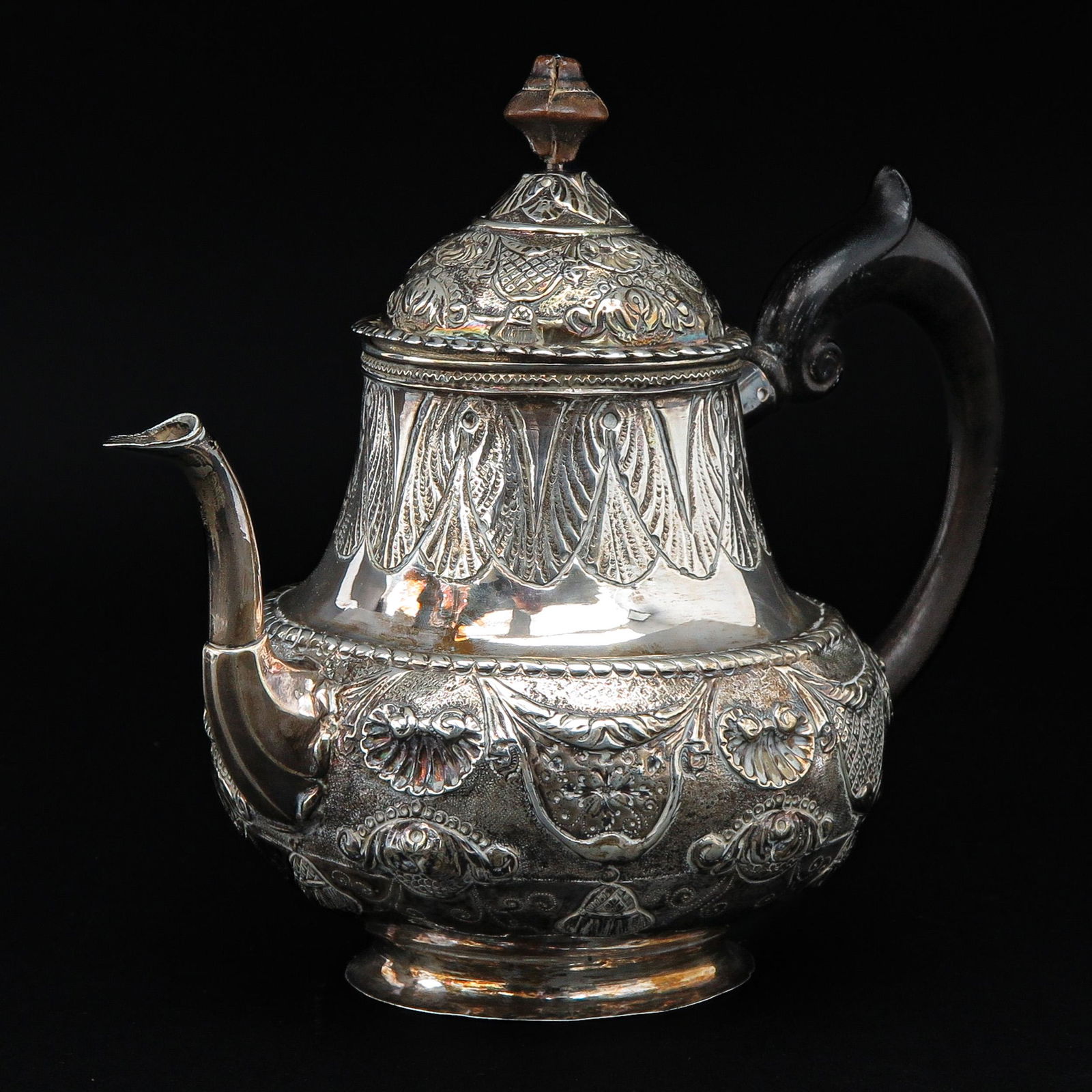 A 18th Century Dutch Silver Coffee Pot (1 of 8)