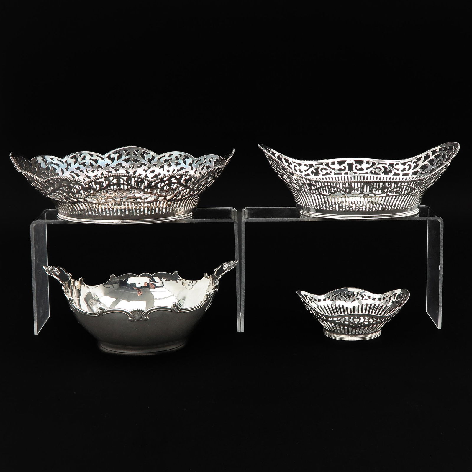 A Lot of 4 Silver Baskets (1 of 8)