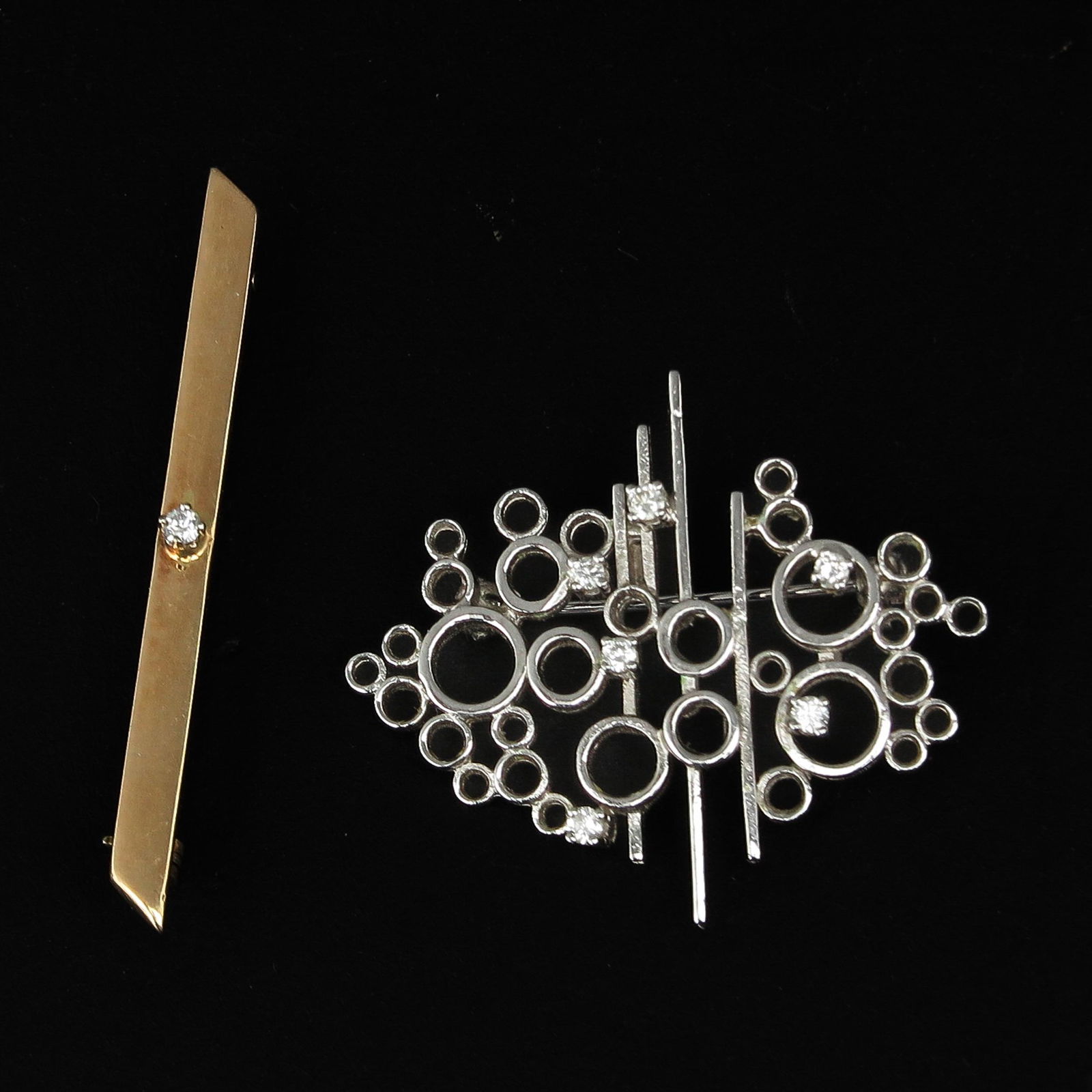 A Lot of 2 Brooches (1 of 3)