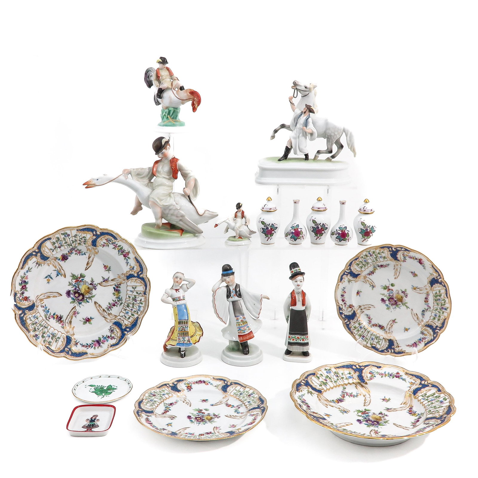 A Collection of Heren Hungary Porcelain: 18 pieces, tallest piece is 21 cm.