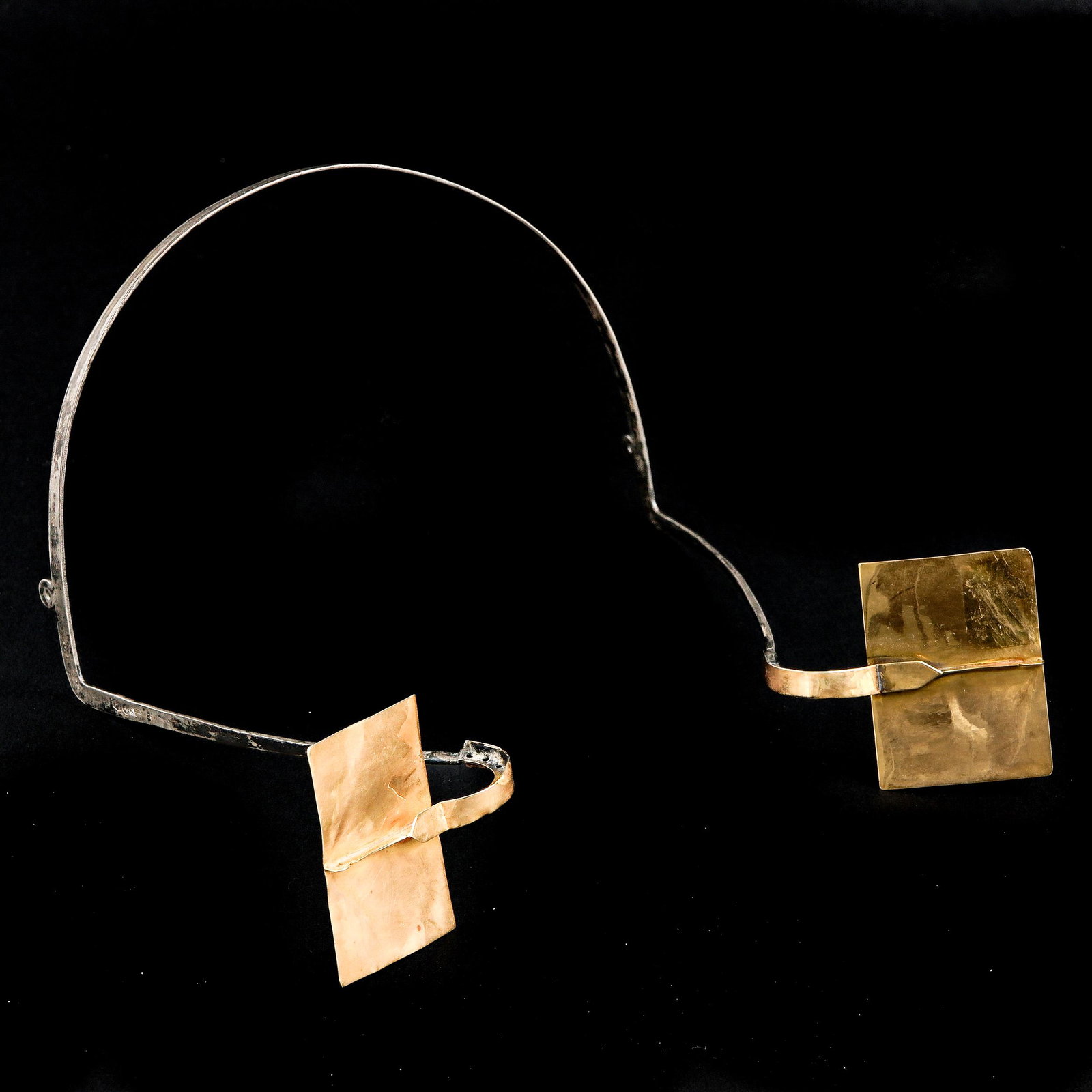 A Silver and Gold Dutch Head Piece or Oorijzer: Year letter 1928, South Beveland, 48 gram.