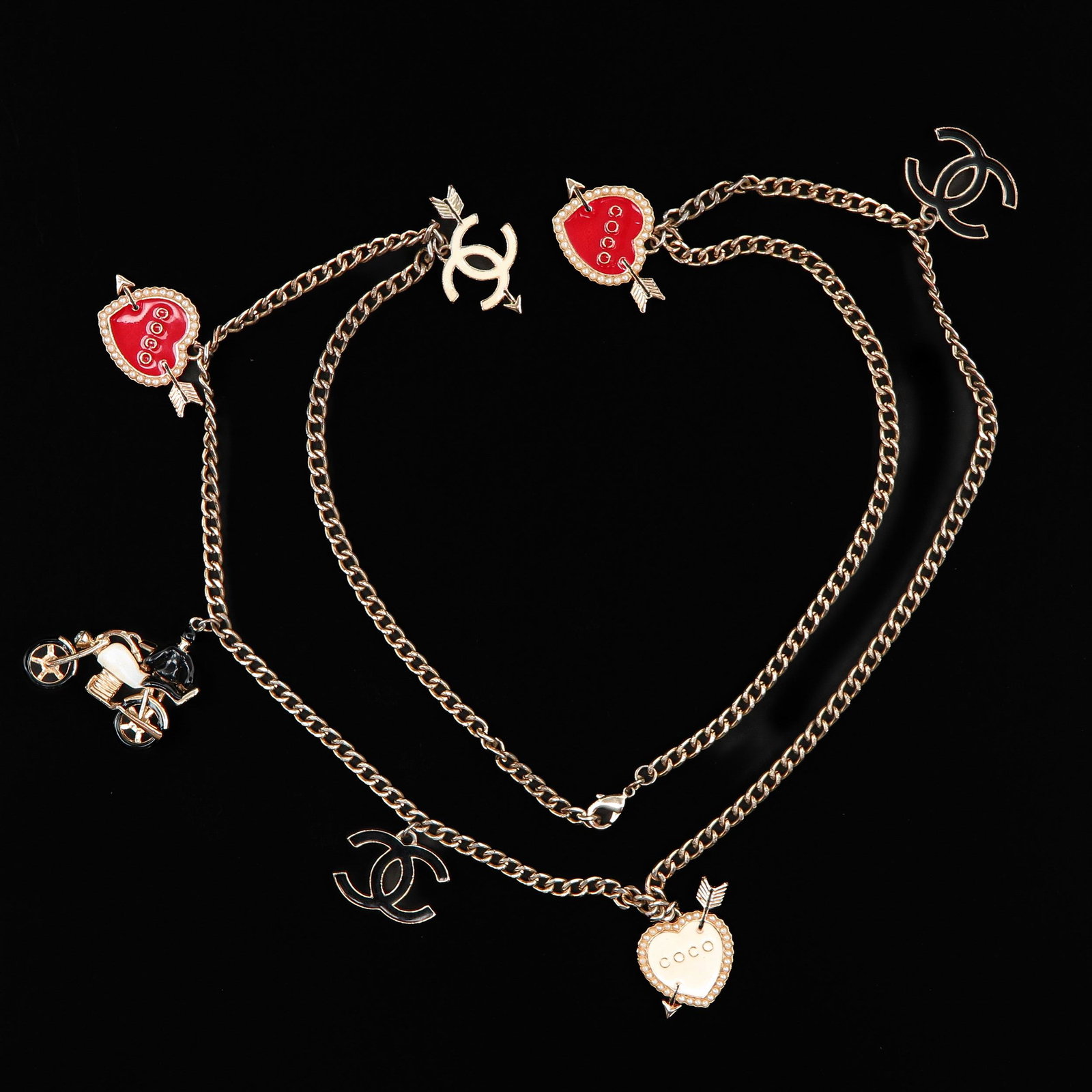 A Chanel Necklace: 100 cm. long.