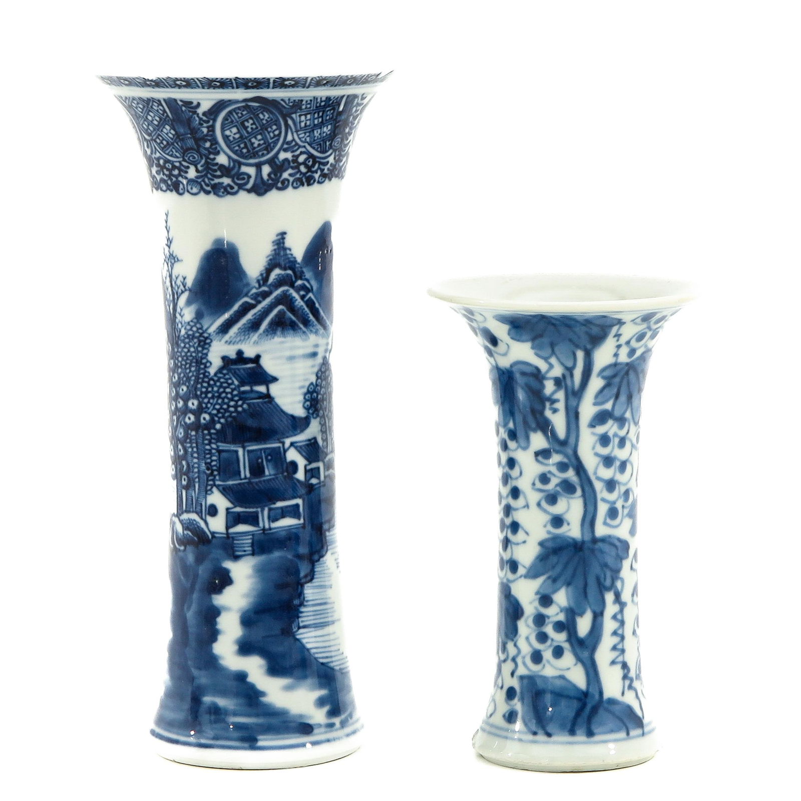 A Lot of 2 Blue and White Vases (1 of 10)