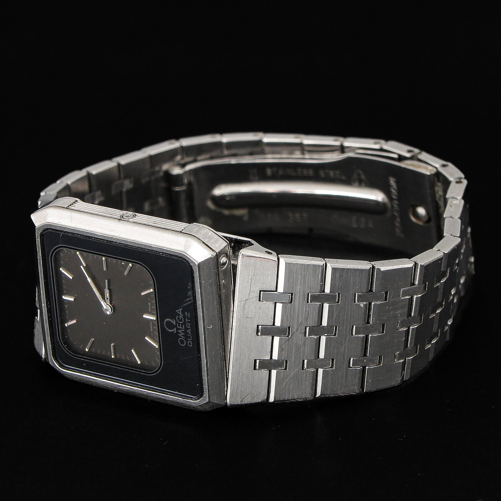 A Mens Omega Reverso Watch: Steel, case is 27 mm. in diameter.