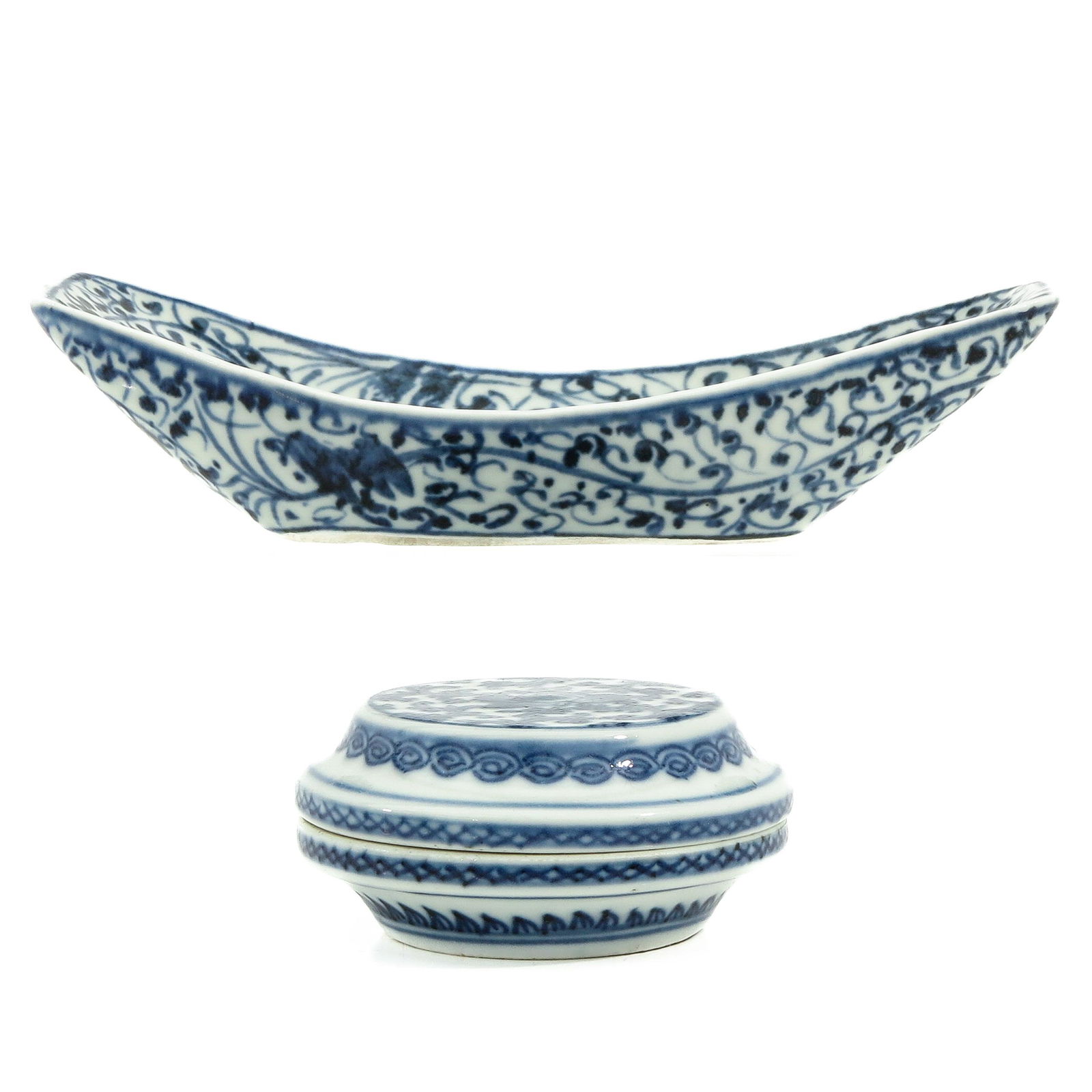 A Small Dish and Round Box (1 of 10)