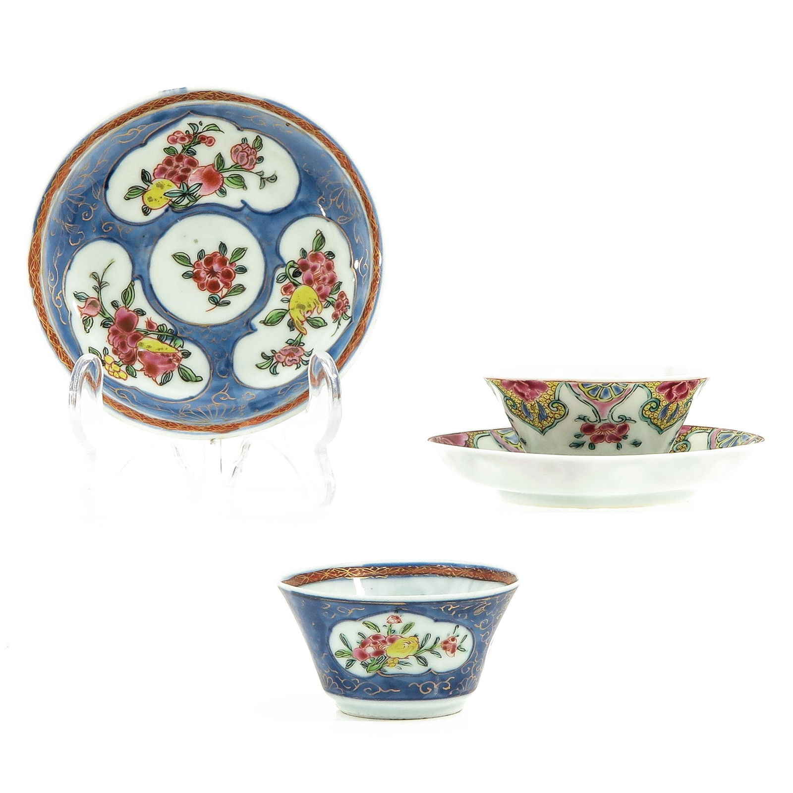 A Lot of 2 Famille Rose Cups and Saucers (1 of 10)