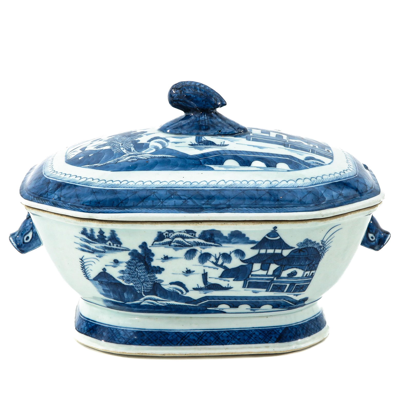 A Blue and White Tureen (1 of 10)