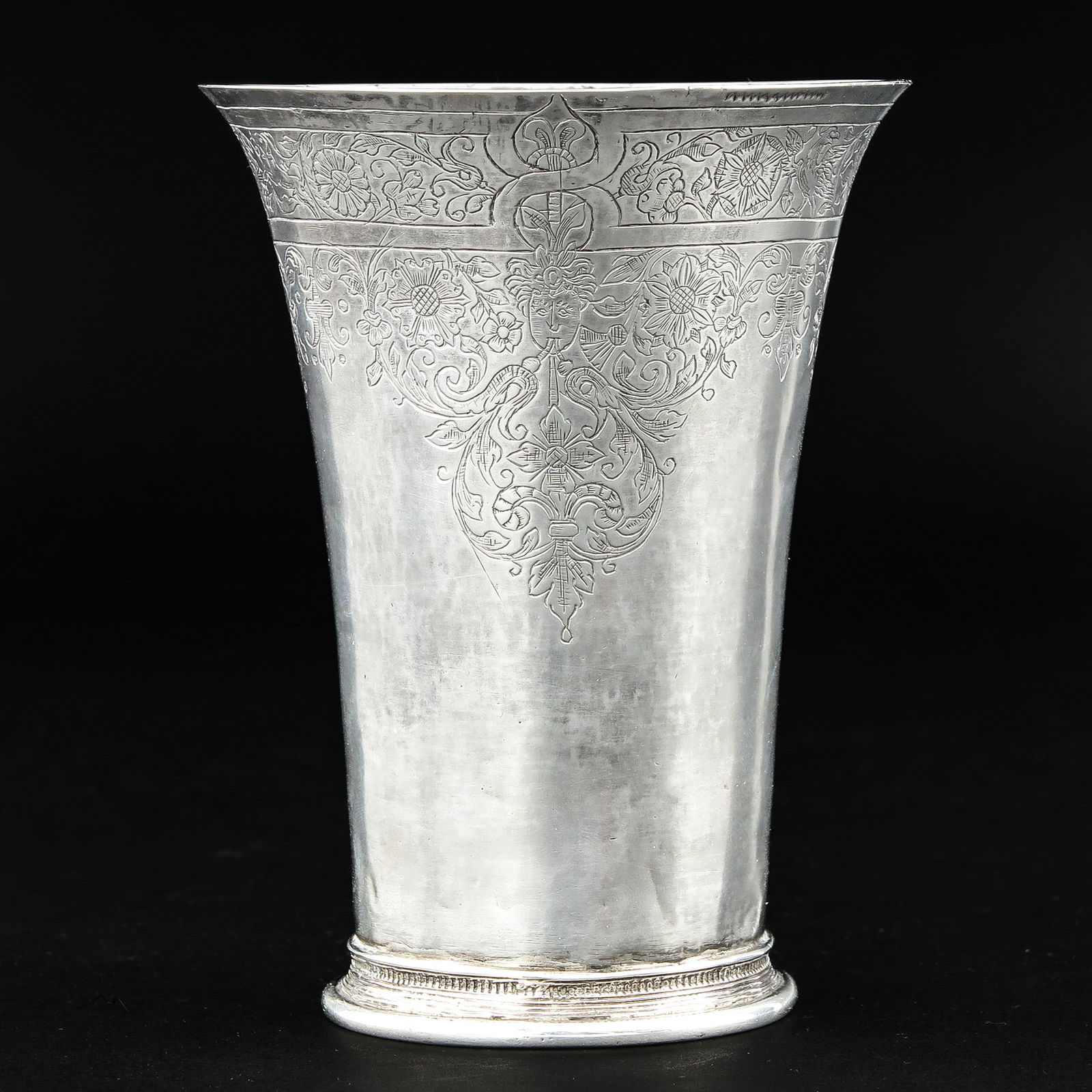 A 17th Century Silver Cup (1 of 9)