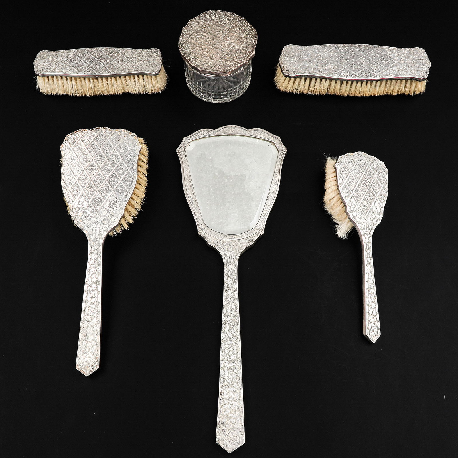 A Silver Vanity Set (1 of 10)