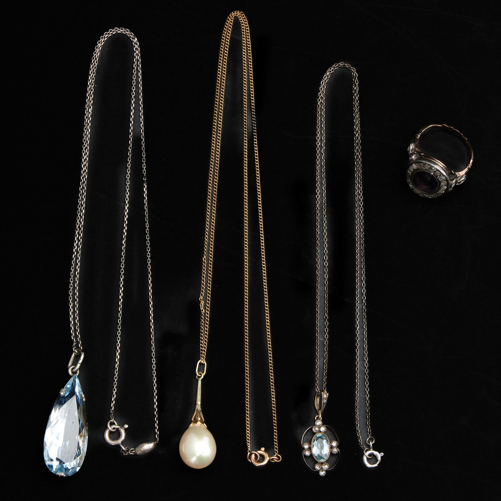 A Collection of Jewelry (1 of 9)