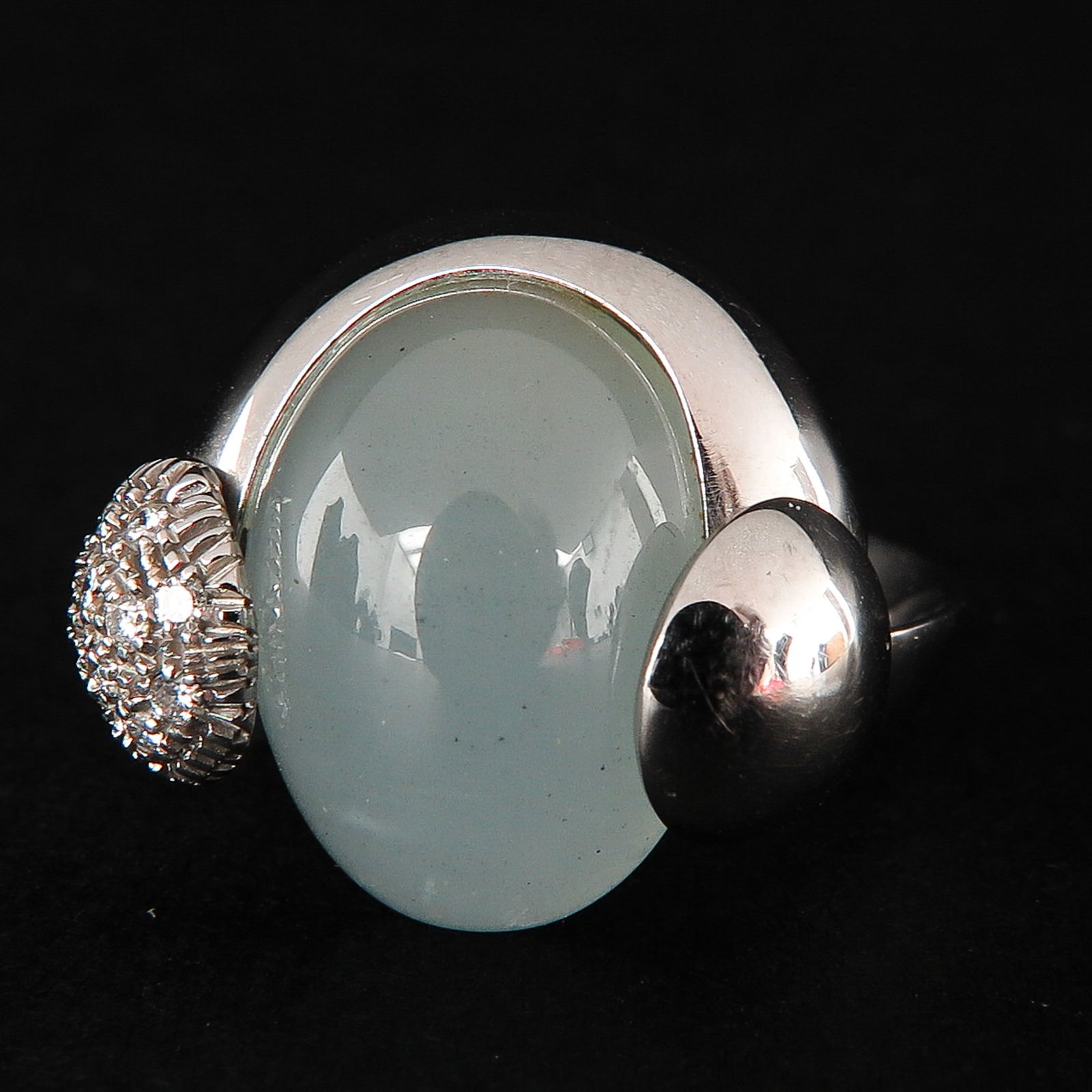 An 18KG Ladies Ring (1 of 5)