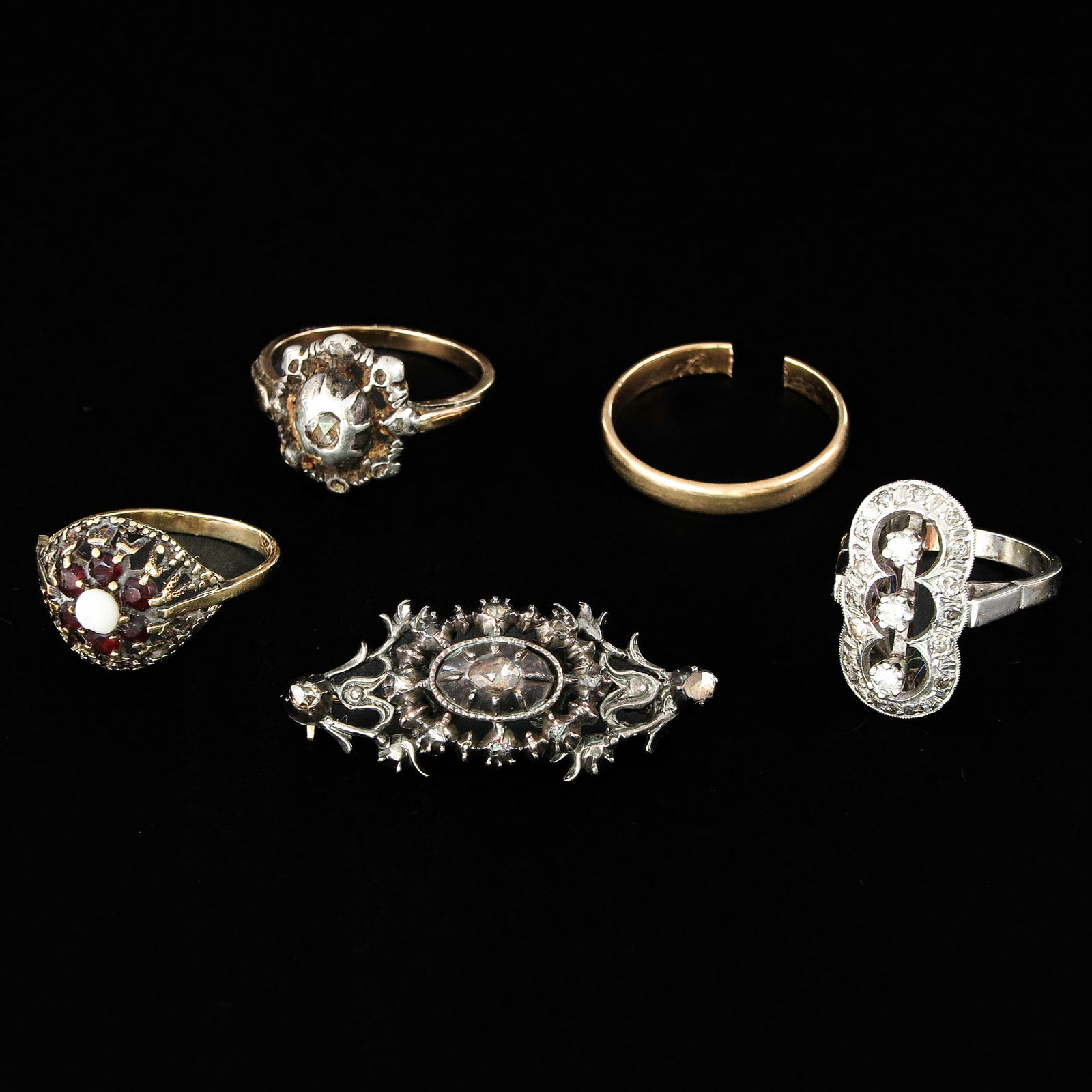 A Collection of Jewelry (1 of 10)