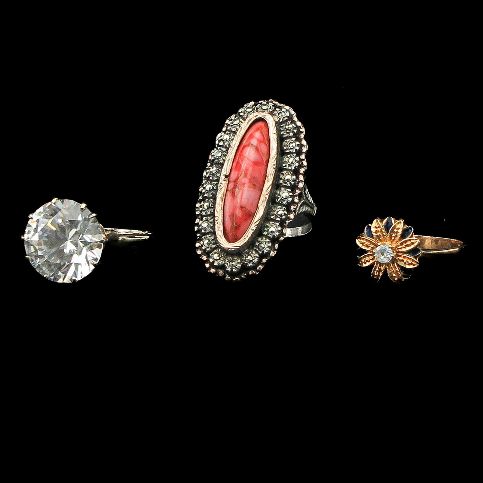 A Collection of 3 Ladies Rings (1 of 9)