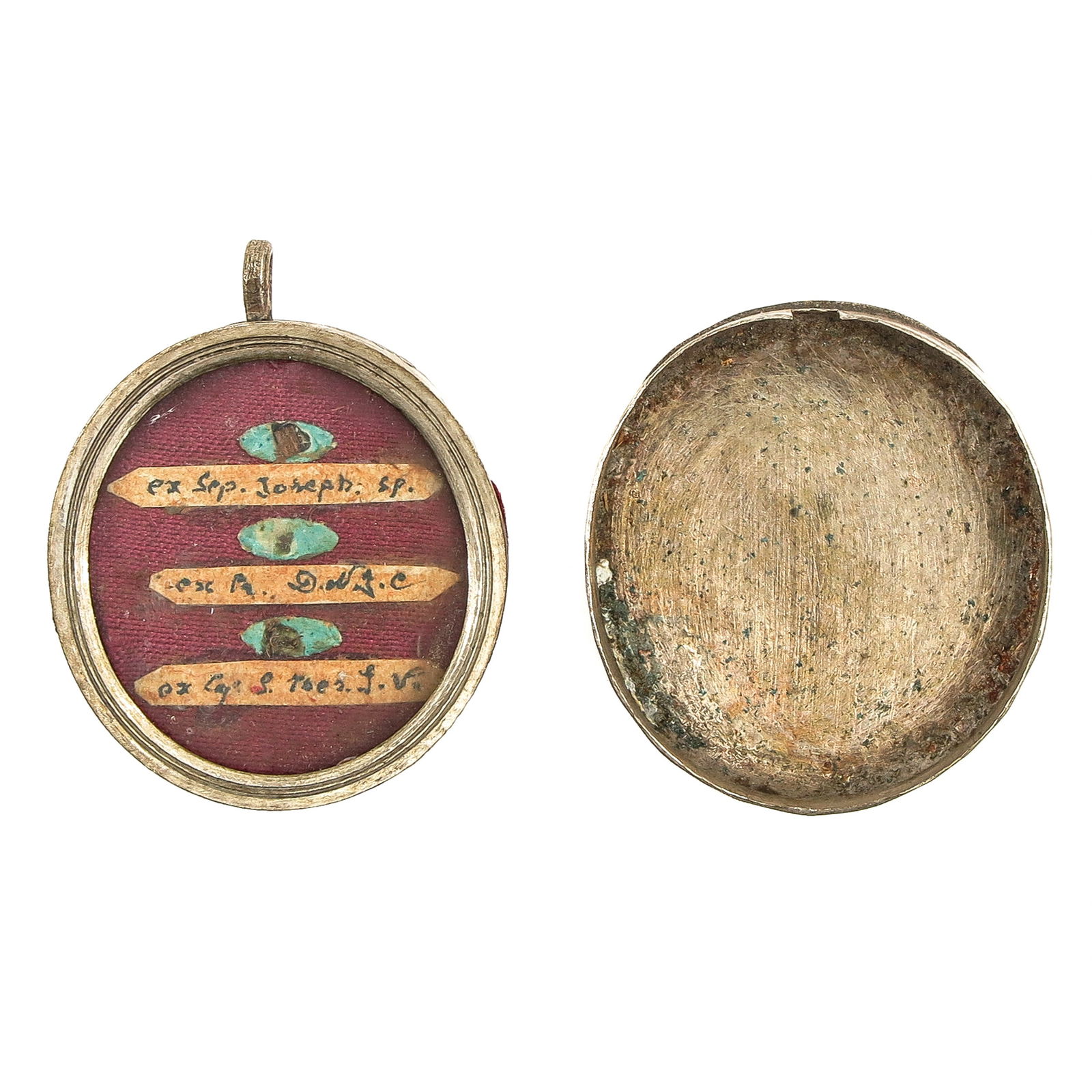 A Relic Holder with 3 Relics (1 of 5)